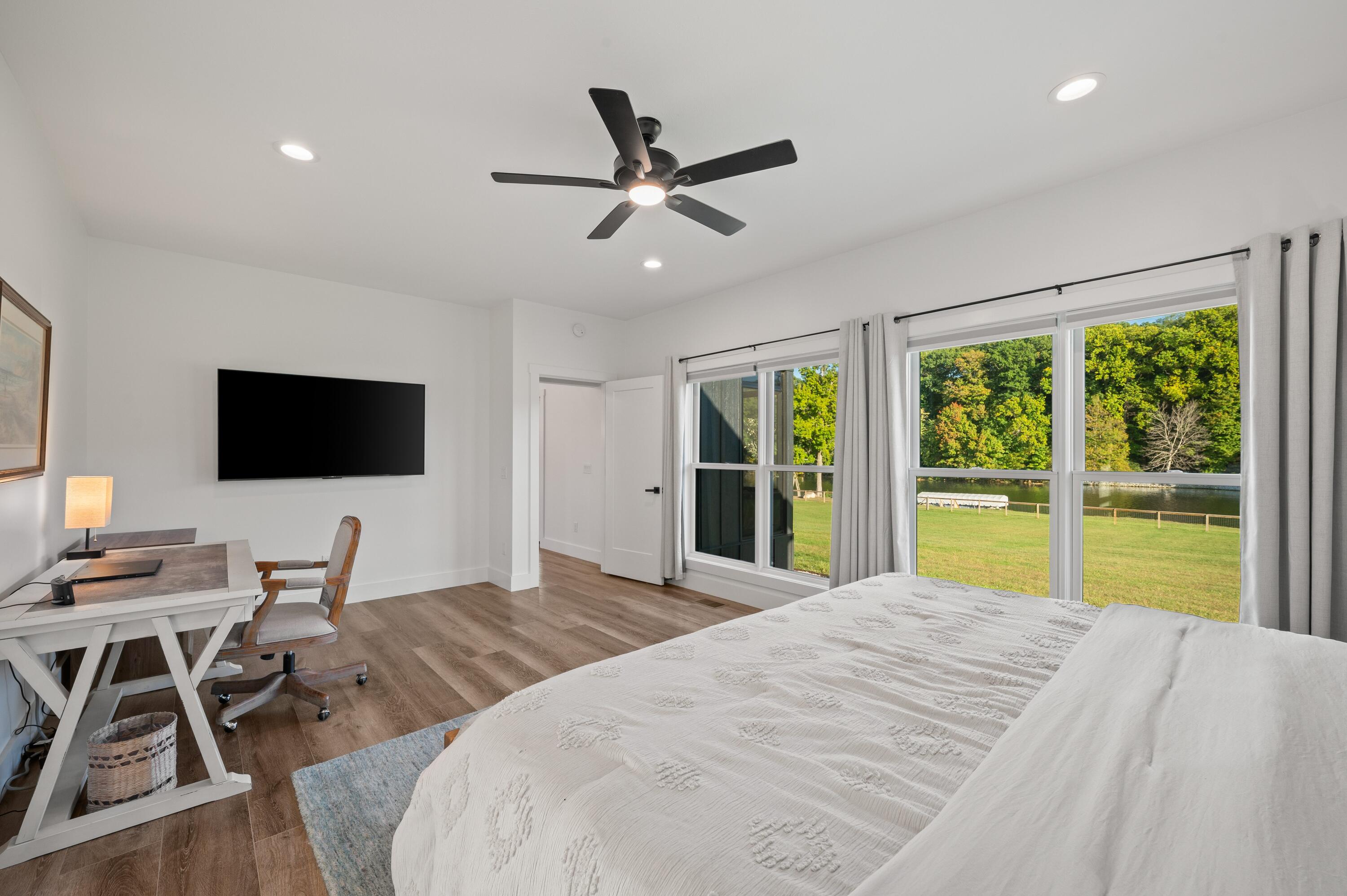 14211 Deer Path
