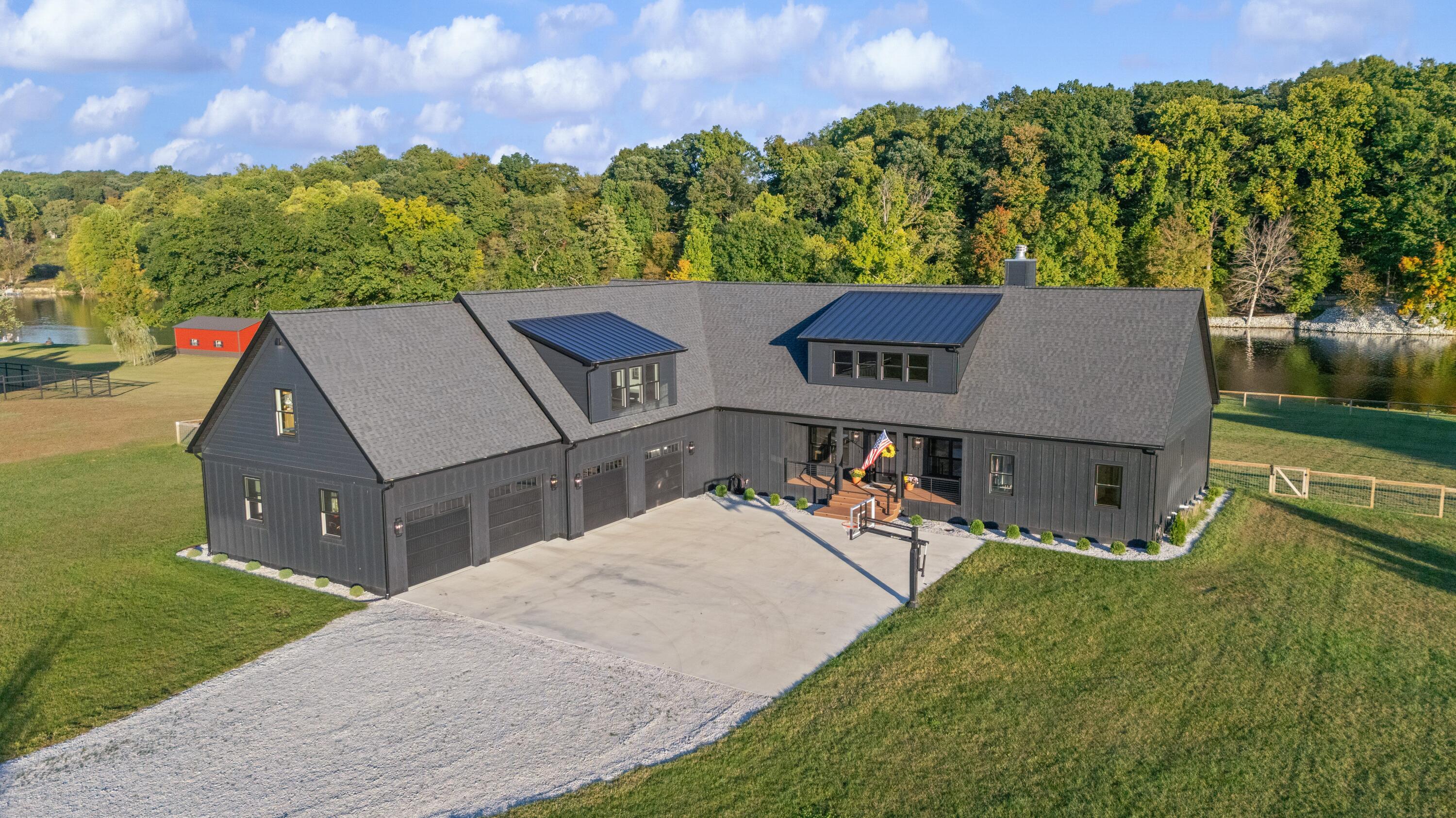14211 Deer Path