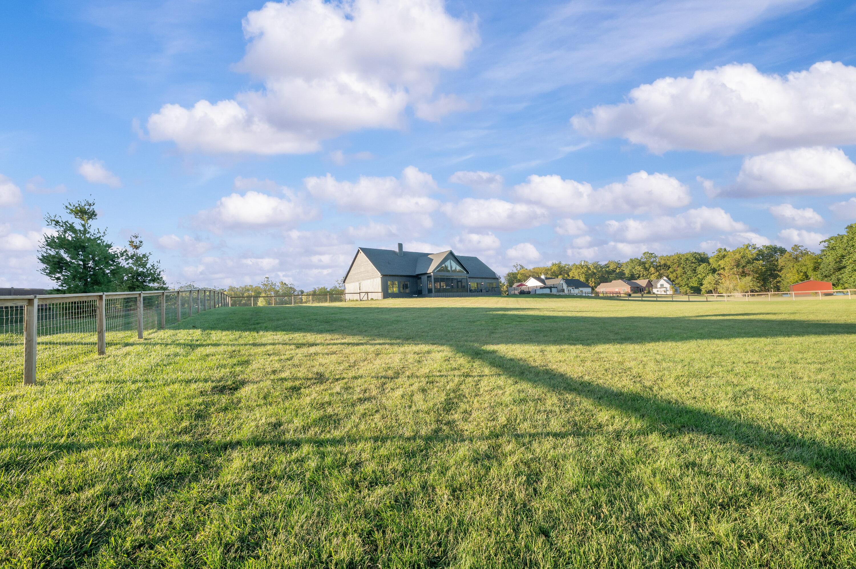 14211 Deer Path