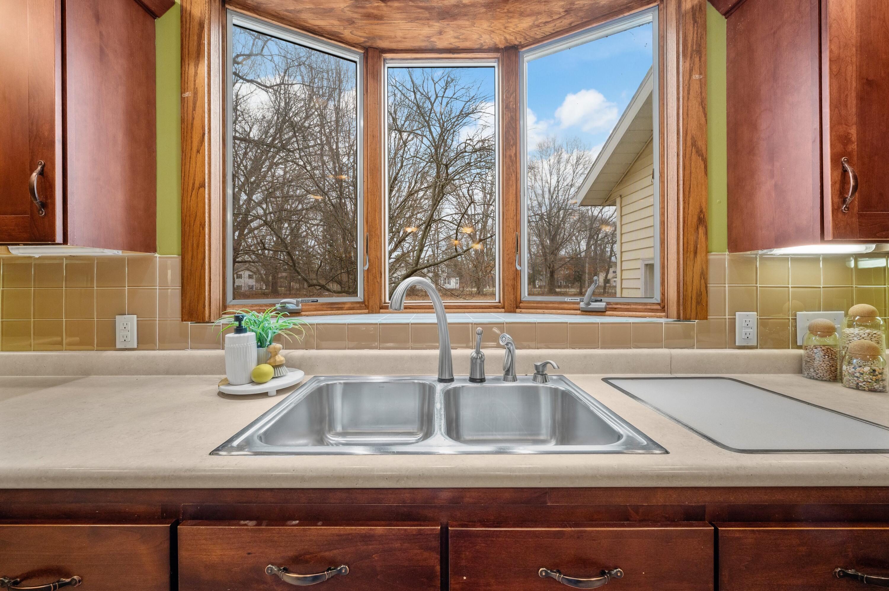 765 Oakridge Road, St. Joseph