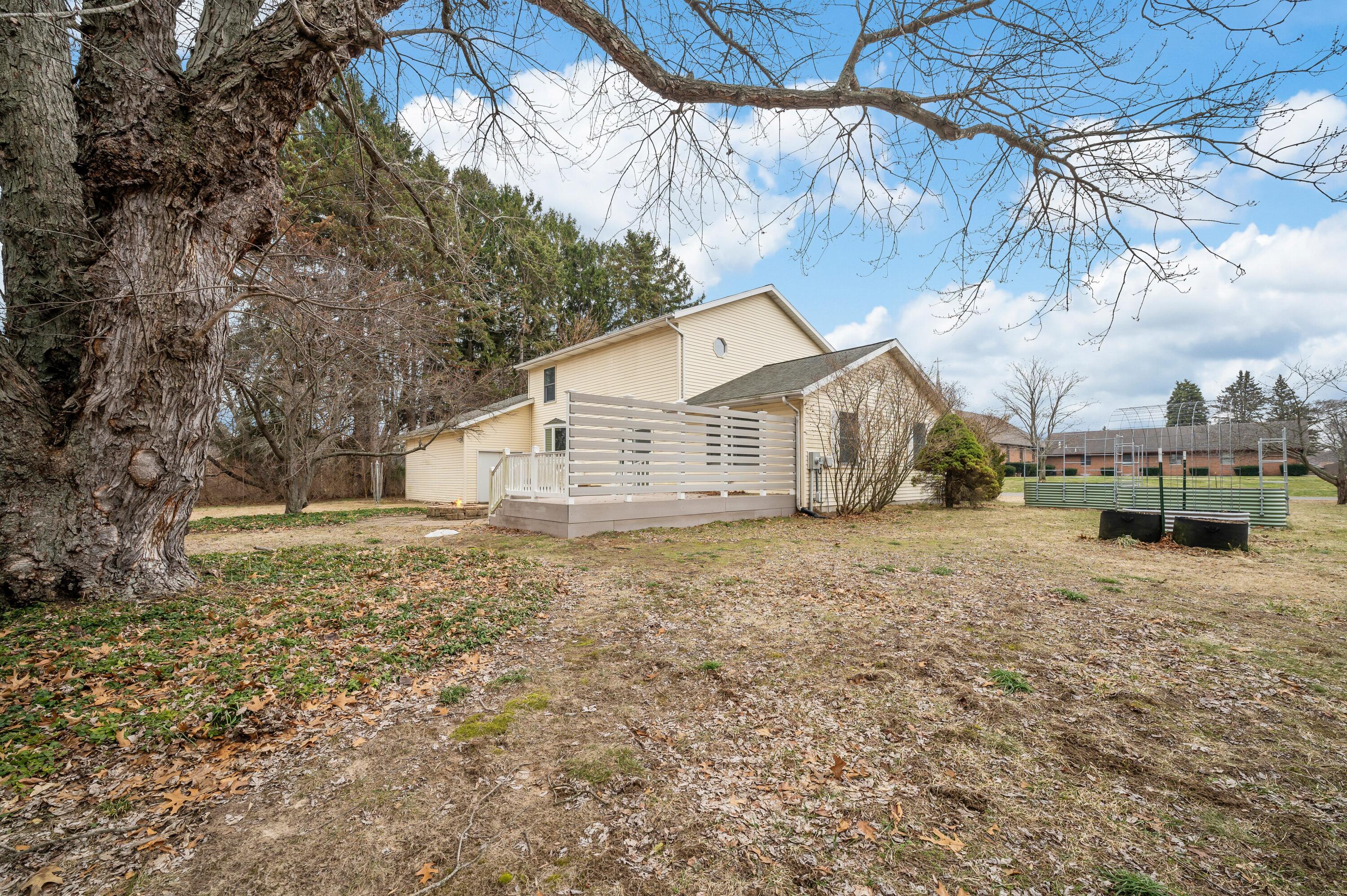765 Oakridge Road, St. Joseph