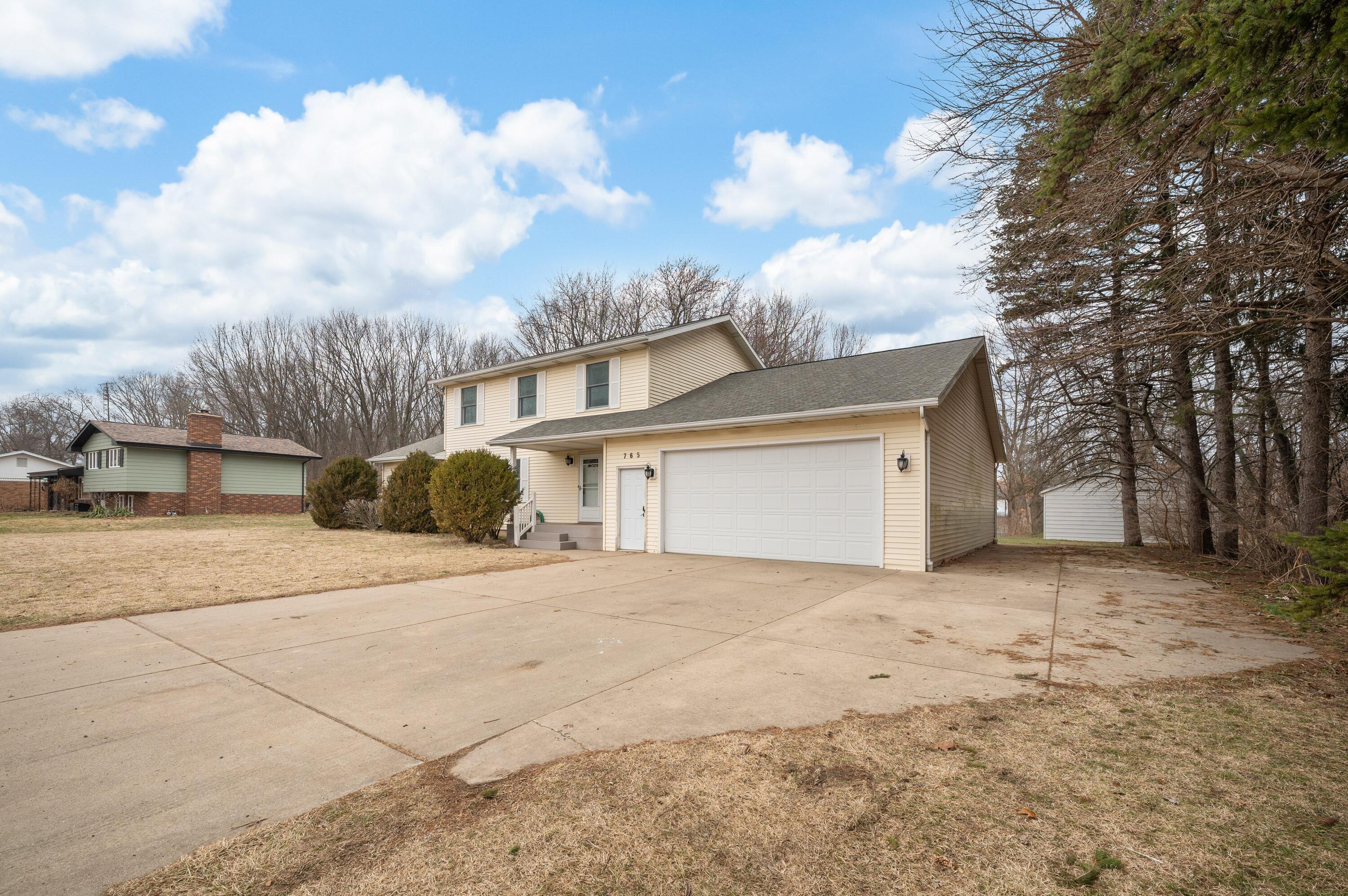 765 Oakridge Road, St. Joseph
