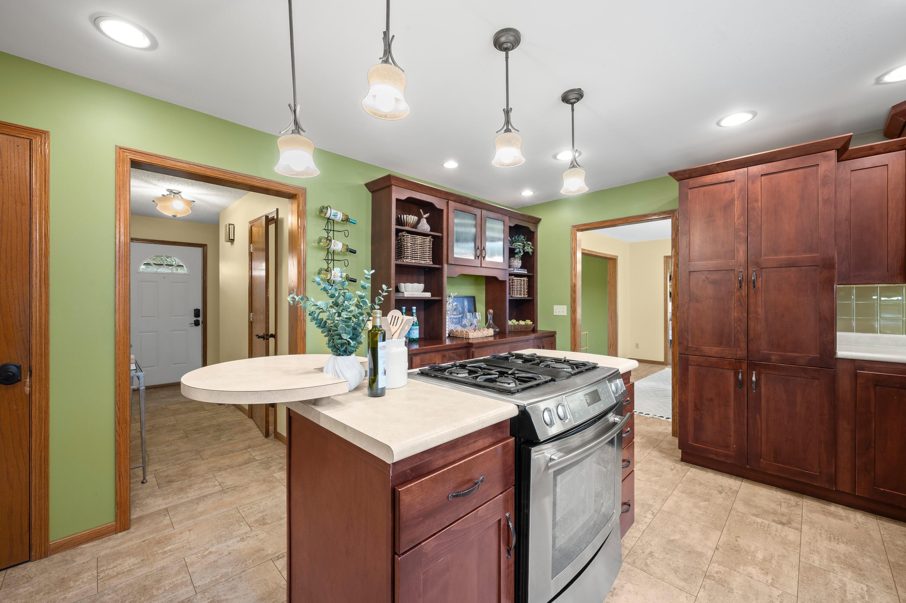 765 Oakridge Road, St. Joseph