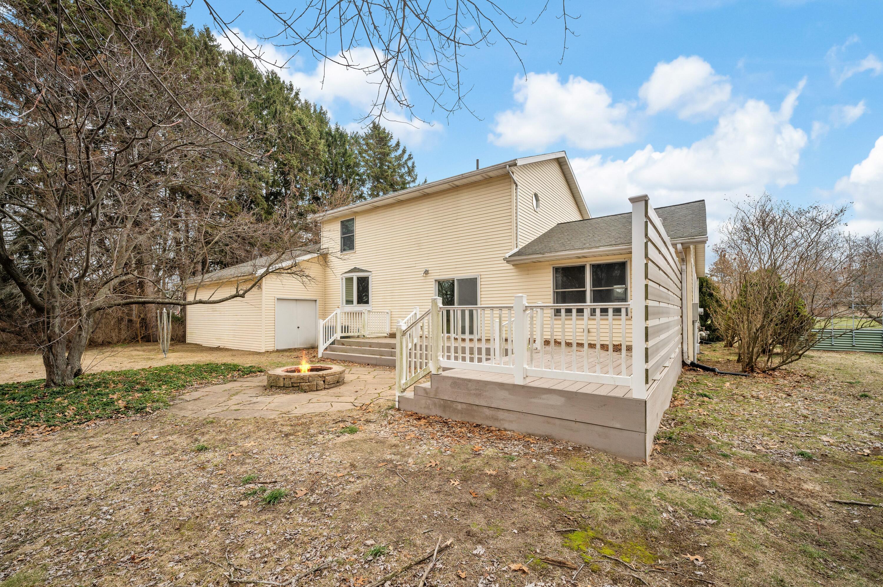 765 Oakridge Road, St. Joseph