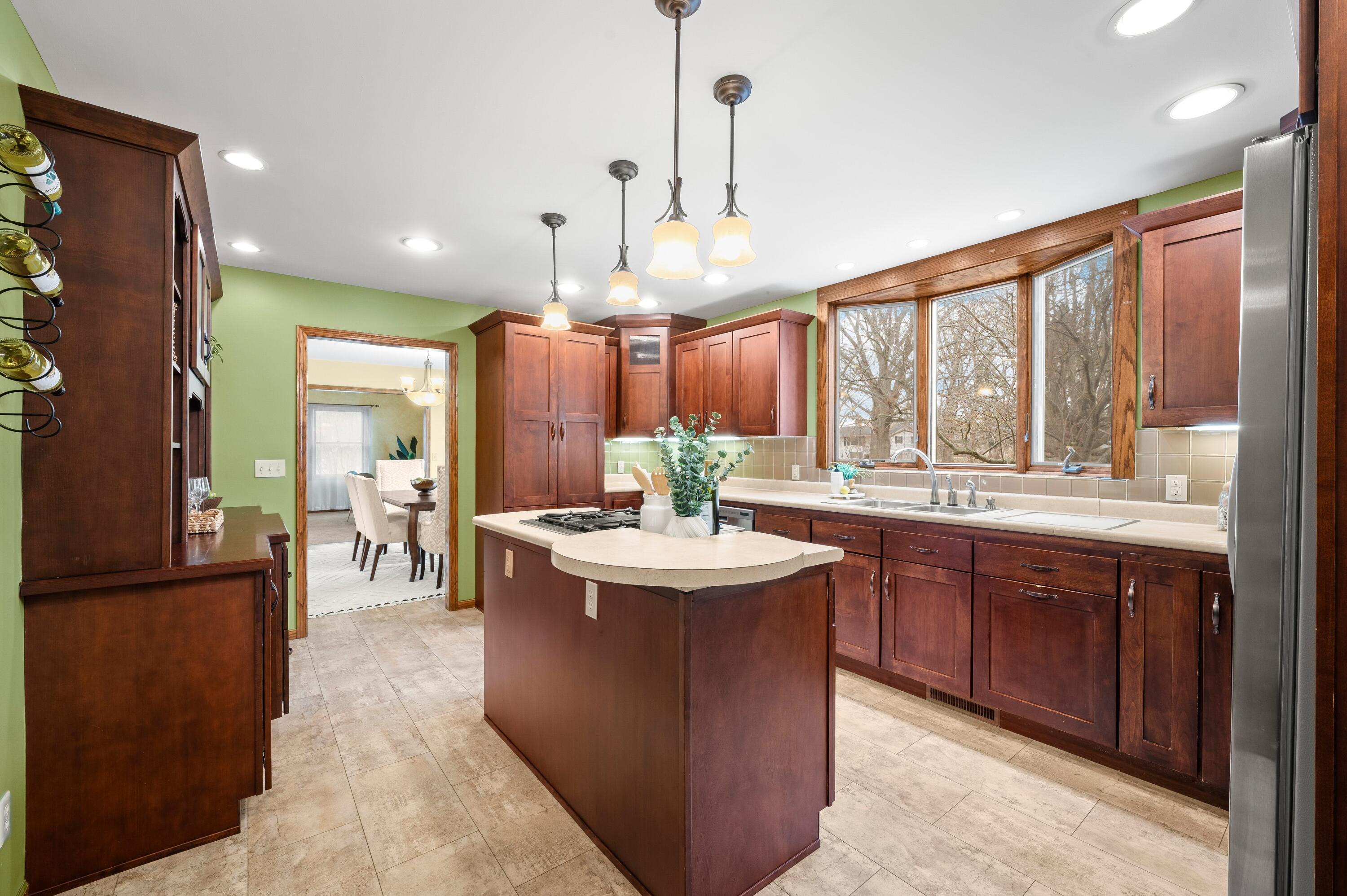 765 Oakridge Road, St. Joseph