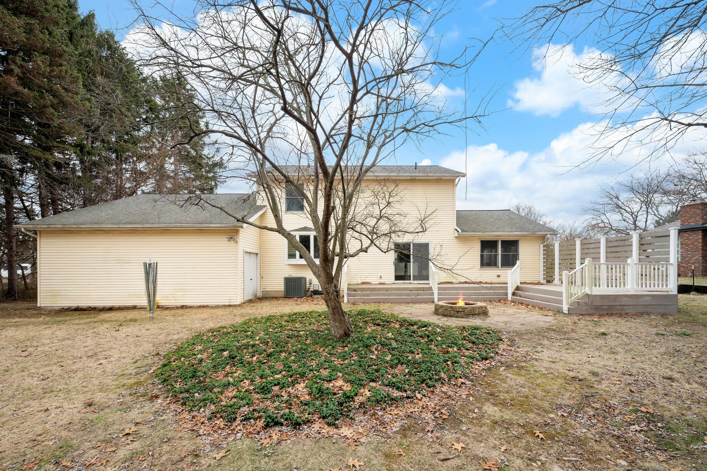 765 Oakridge Road, St. Joseph