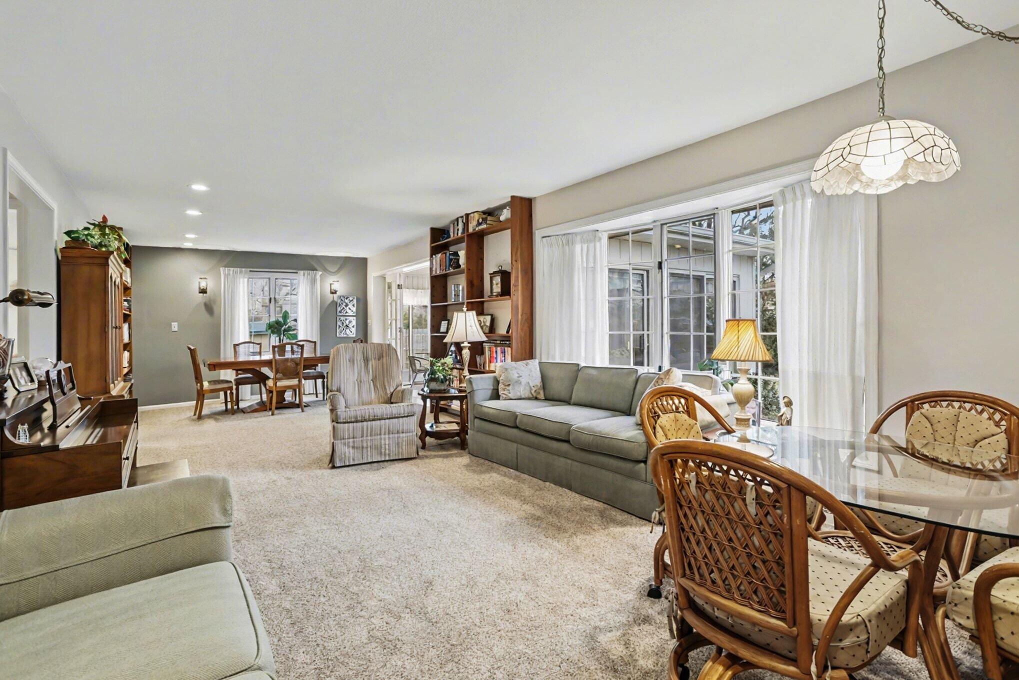 422 Briar Court, St. Joseph