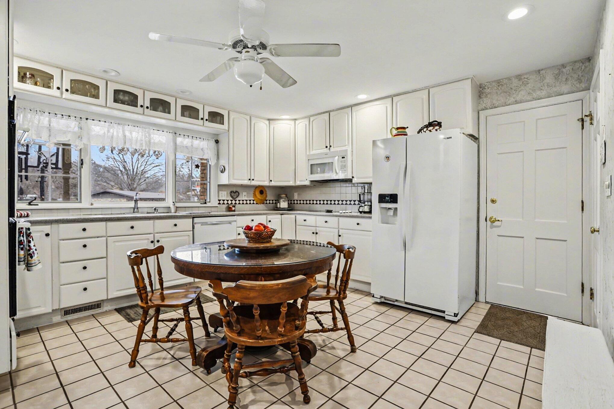 422 Briar Court, St. Joseph