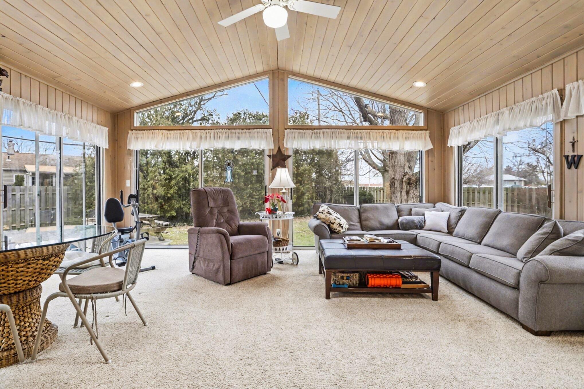 422 Briar Court, St. Joseph
