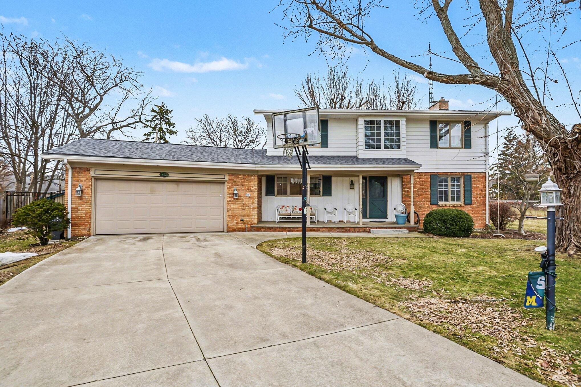 422 Briar Court, St. Joseph