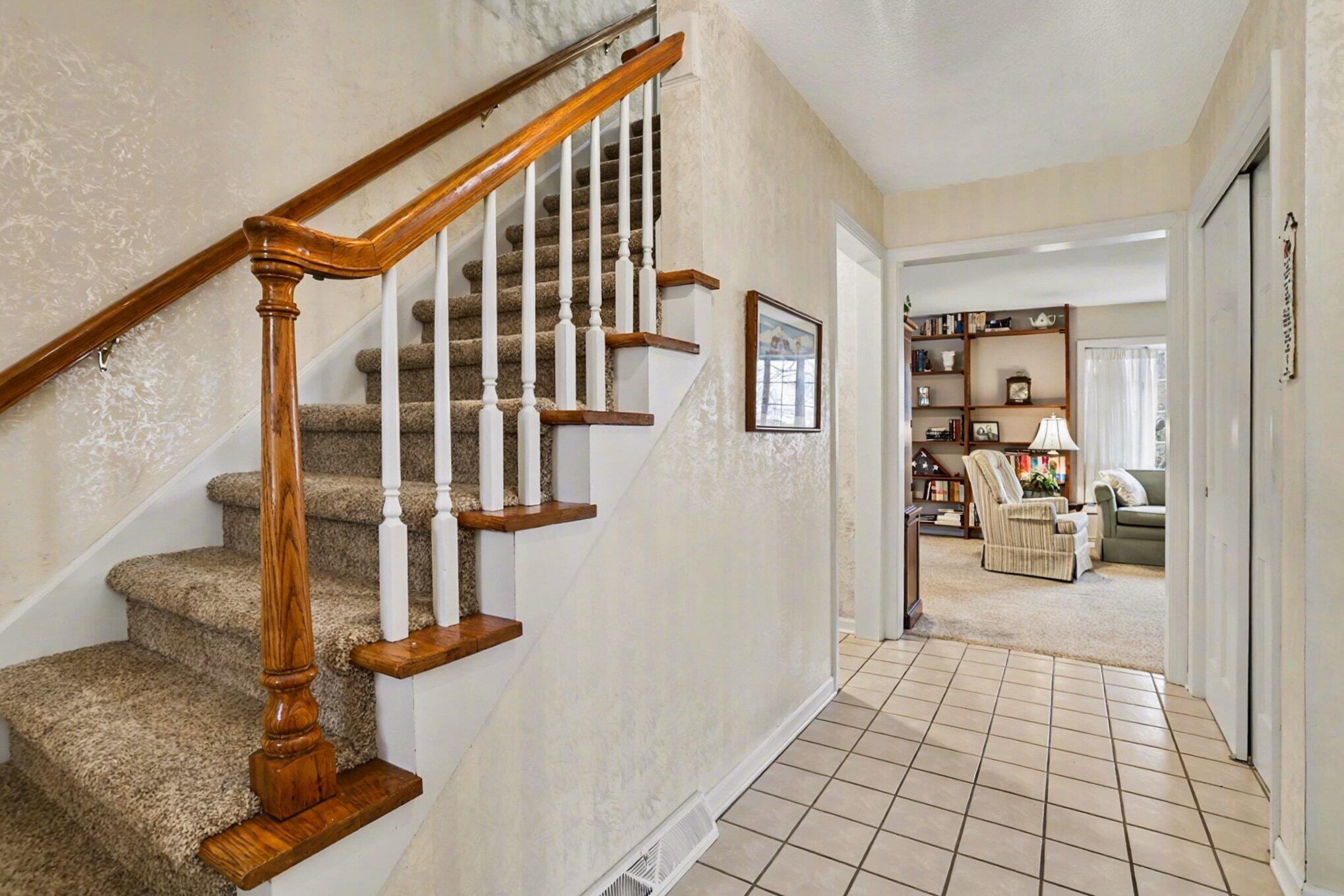 422 Briar Court, St. Joseph