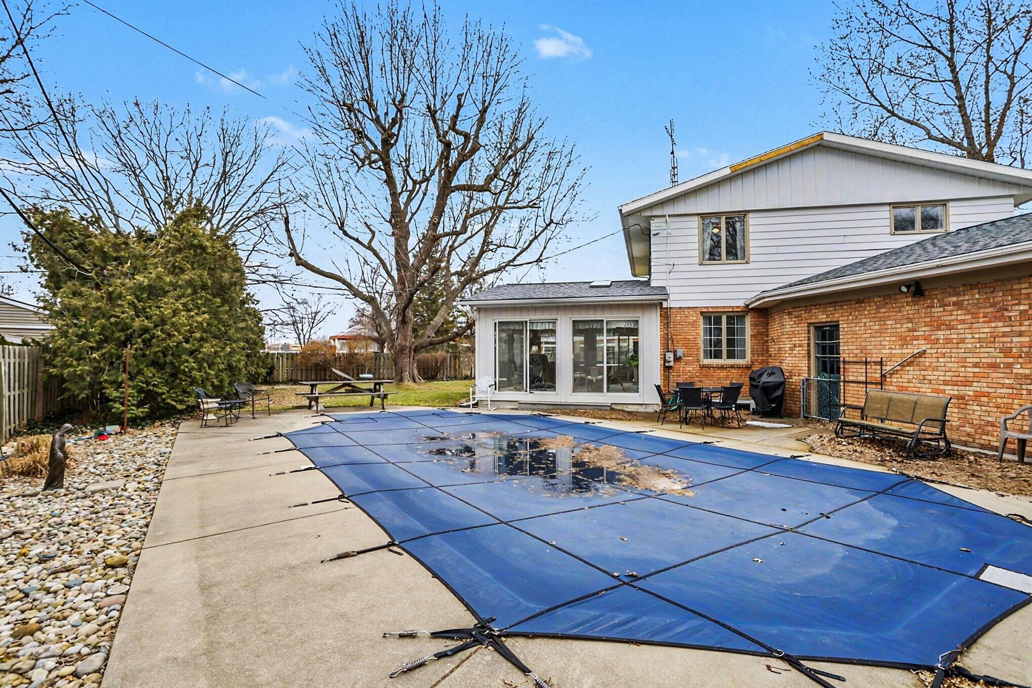 422 Briar Court, St. Joseph