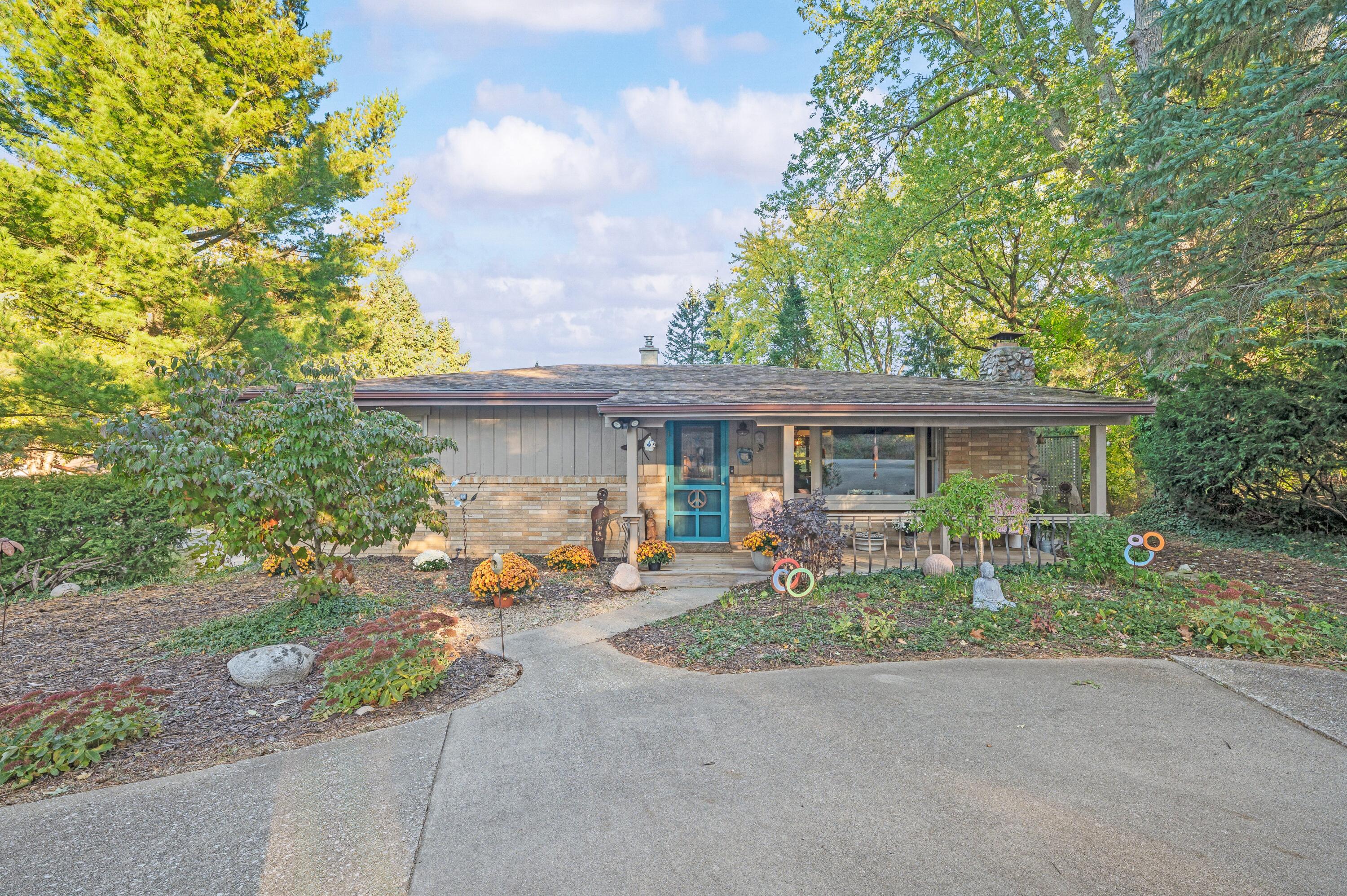 4913 Ridge Road