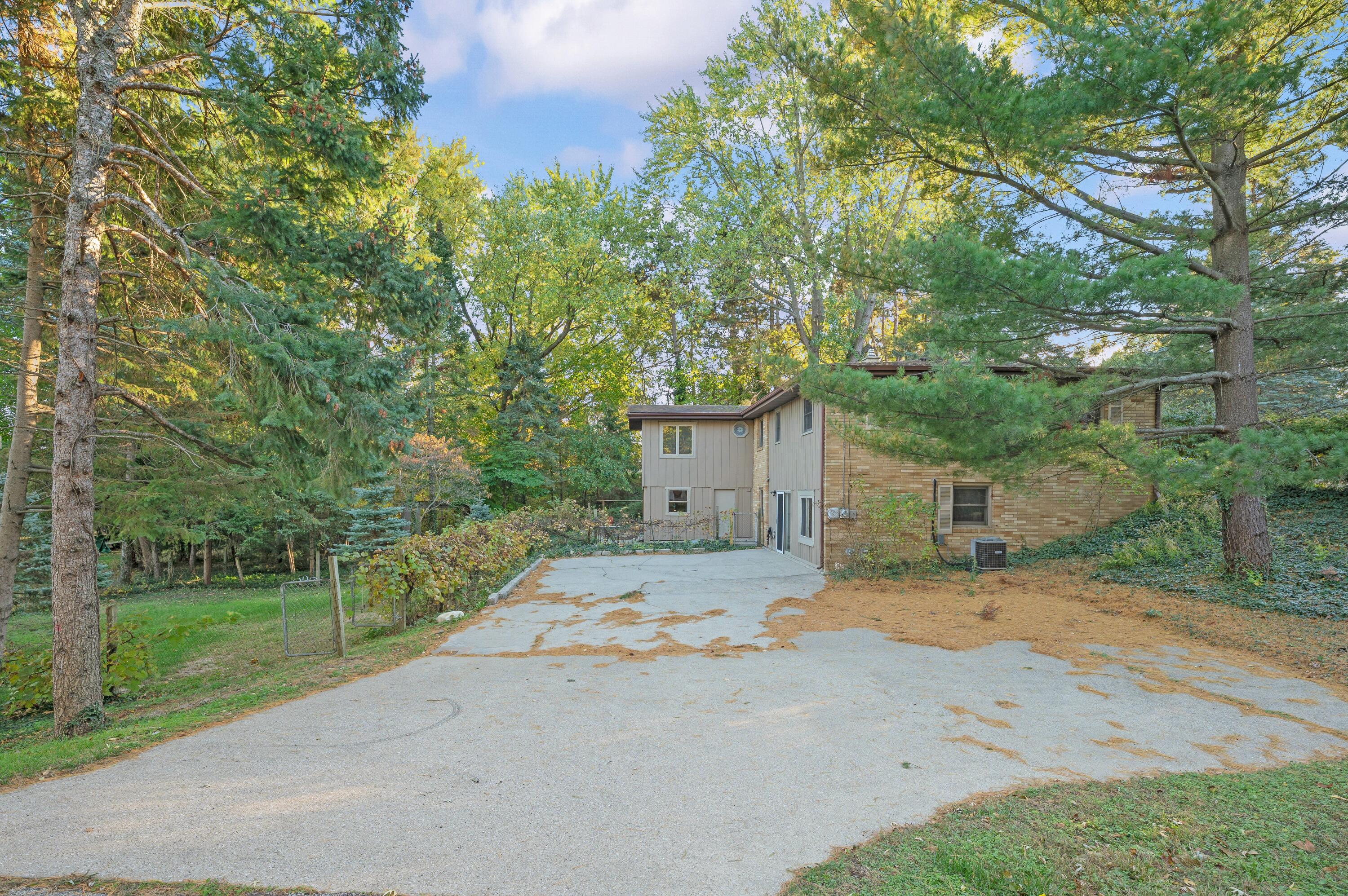 4913 Ridge Road