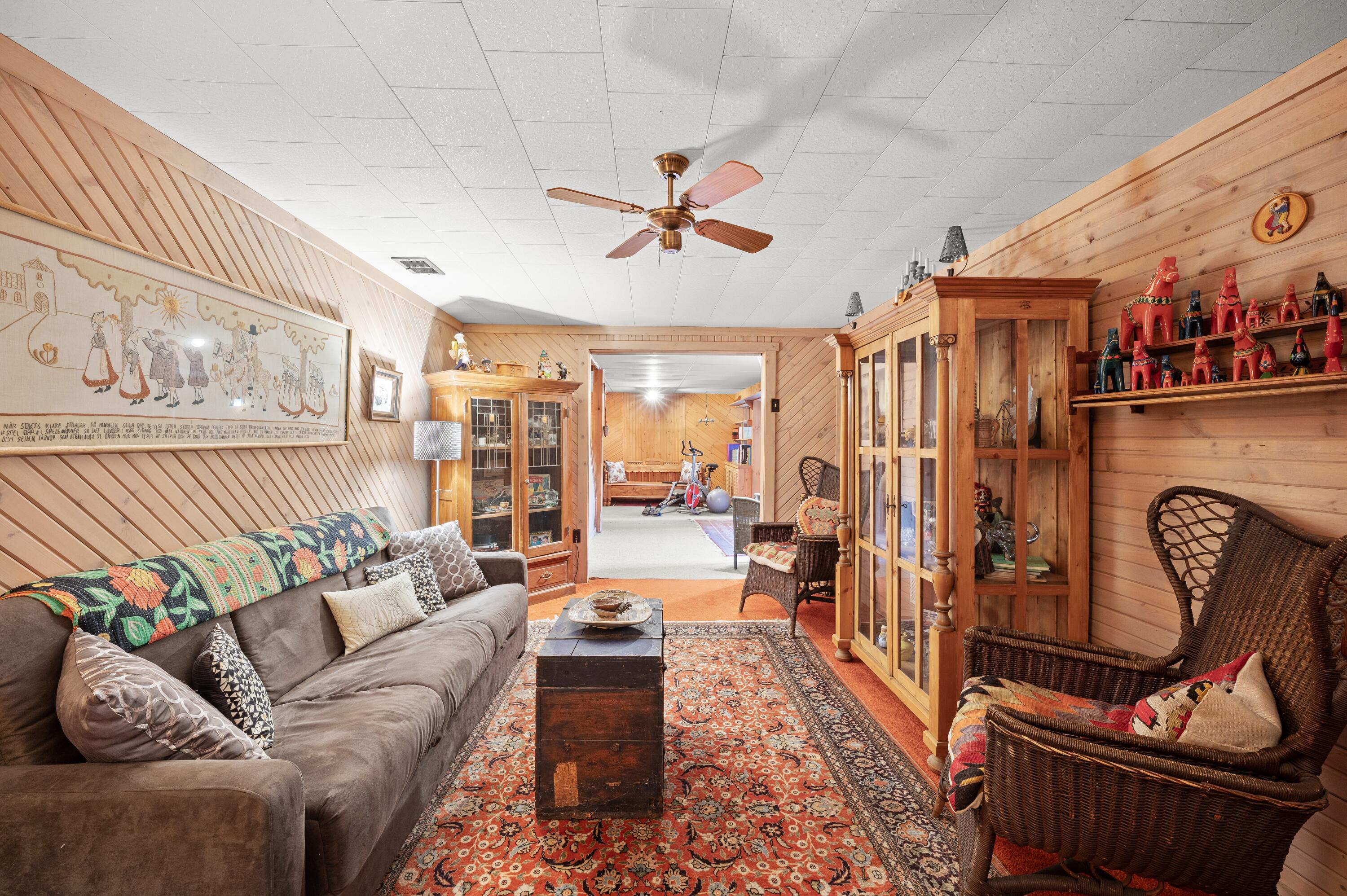 4913 Ridge Road