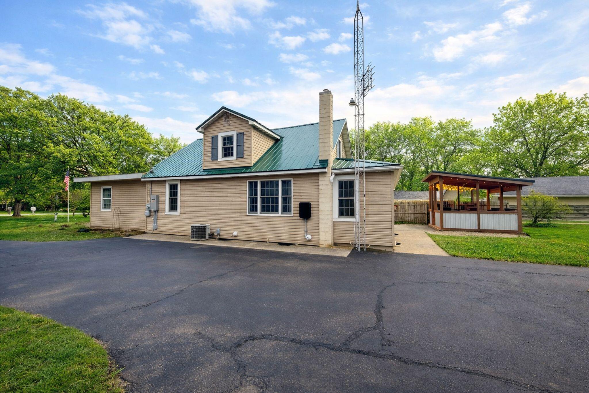2844 W Glenlord Road