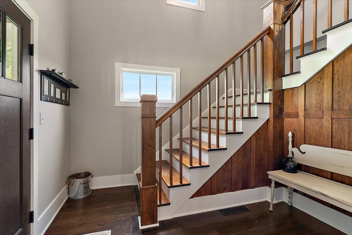 8351 Jericho Road
