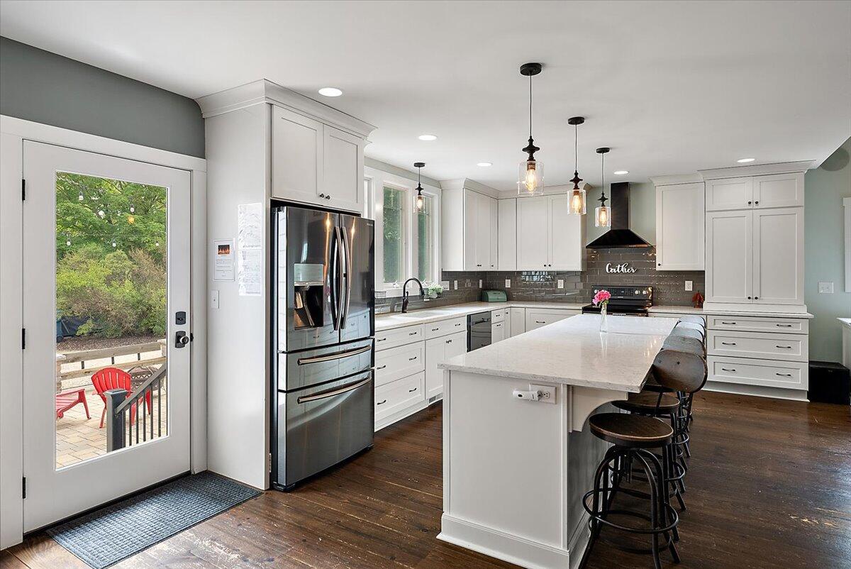 8351 Jericho Road