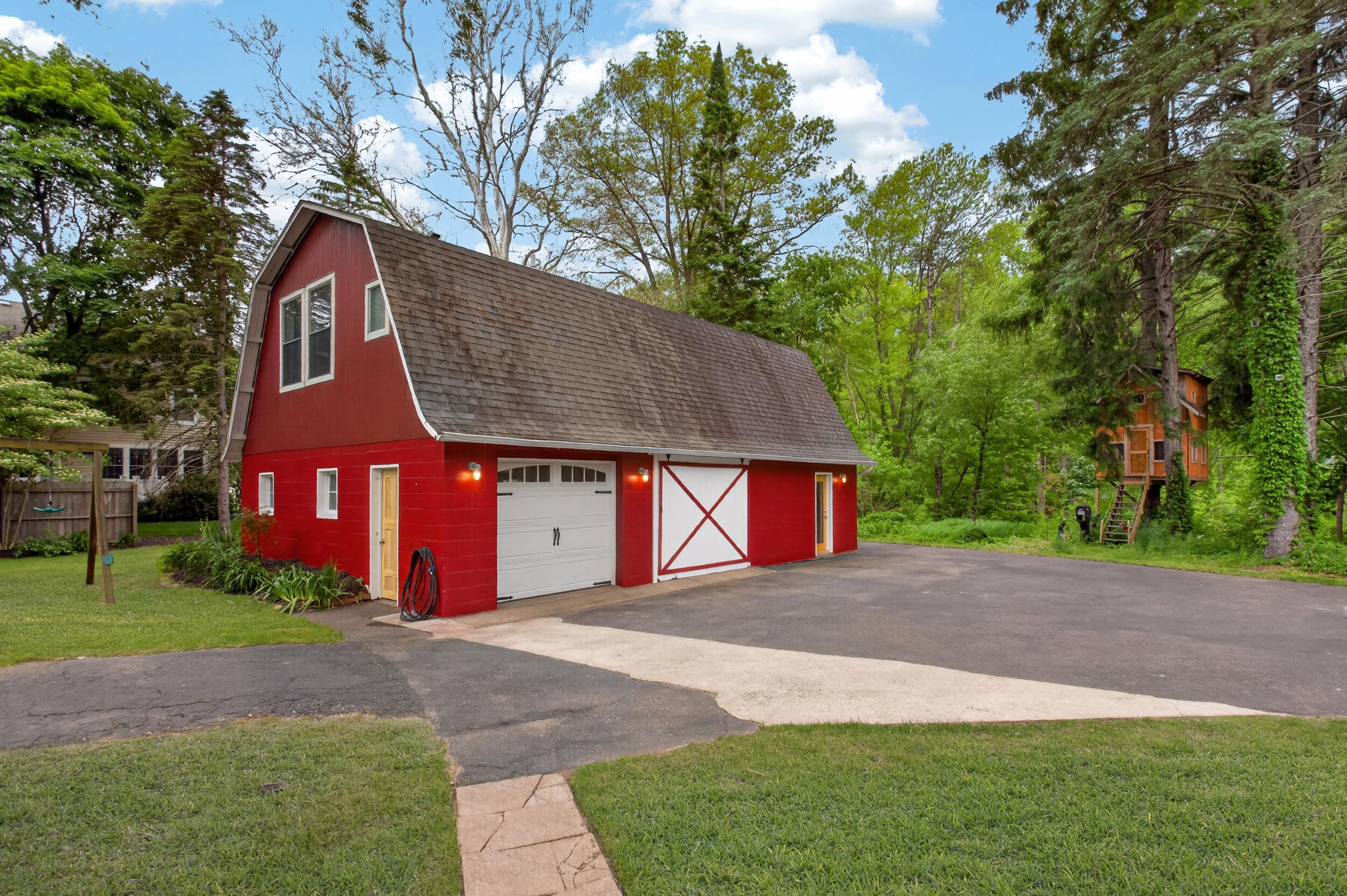 1346 W Marquette Woods Road, St. Joseph