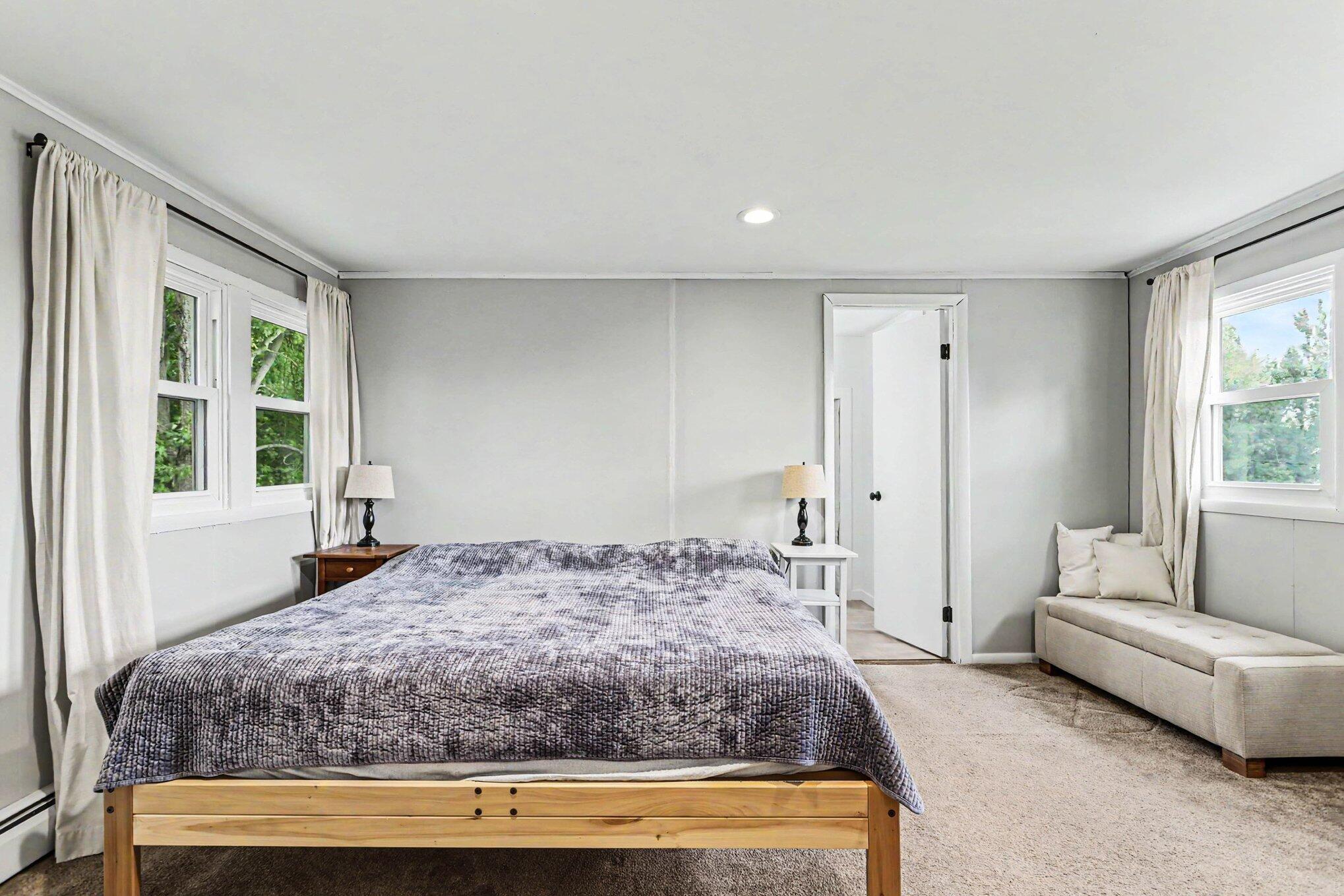 7222 Hollywood Road