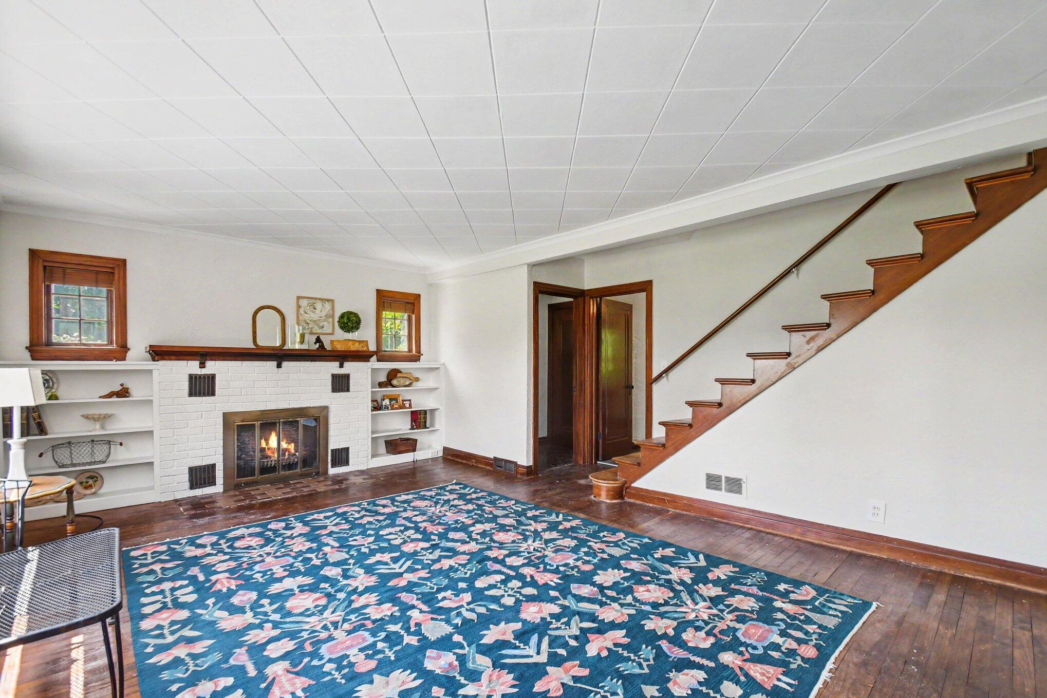 1549 Broadway
