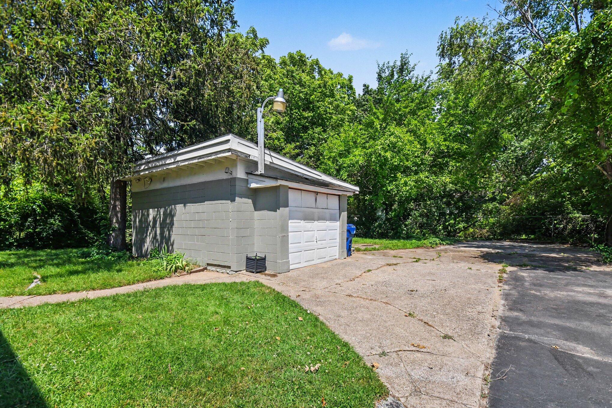 1549 Broadway