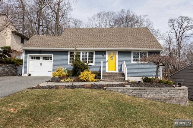 85 Oneida Avenue