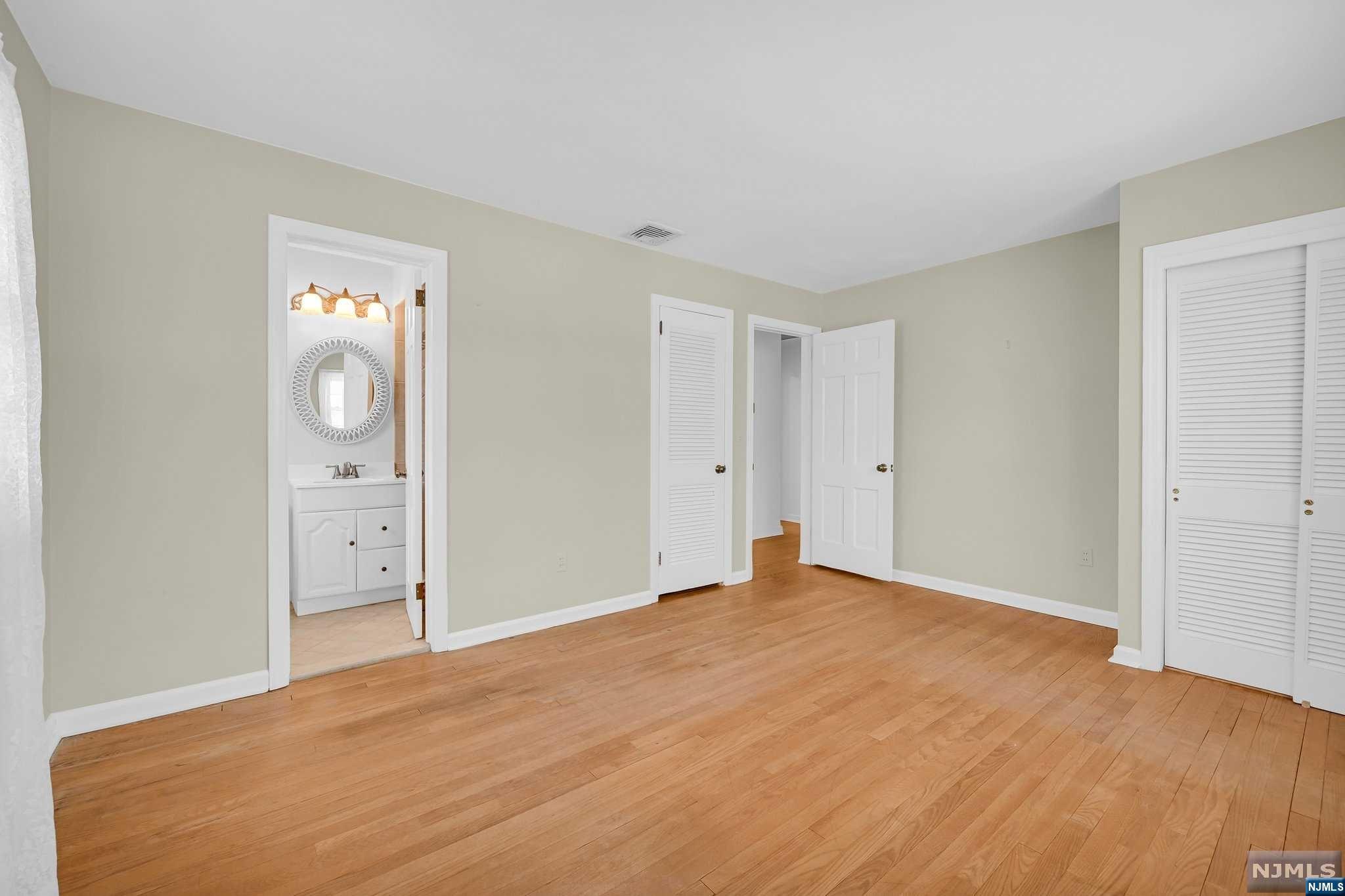 31 Pavonia Avenue