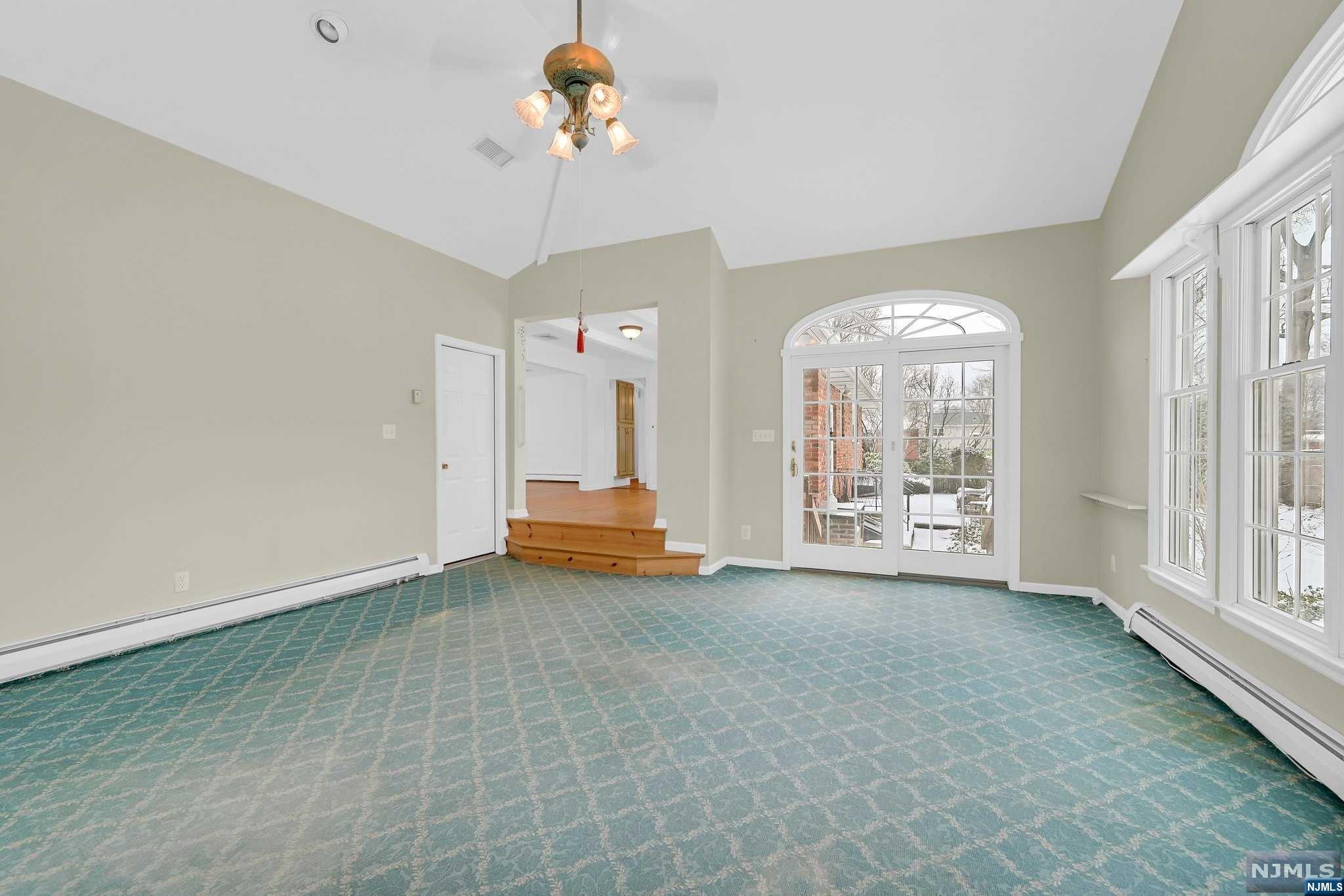 31 Pavonia Avenue