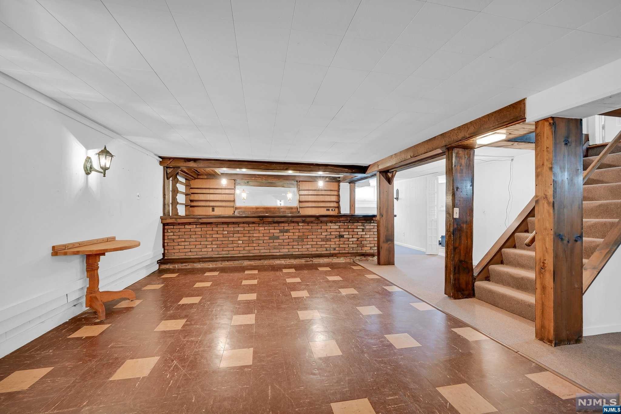 31 Pavonia Avenue
