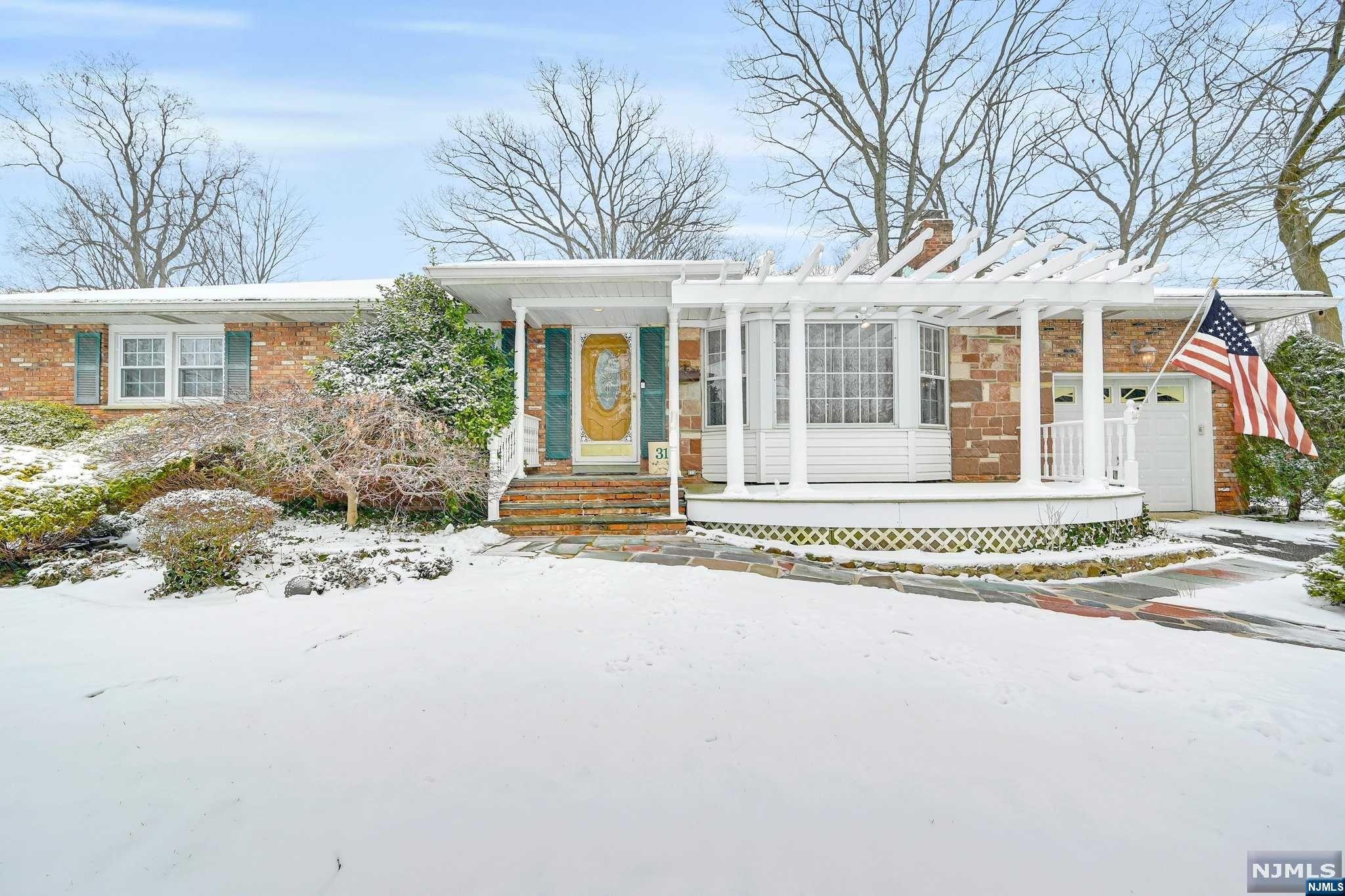 31 Pavonia Avenue