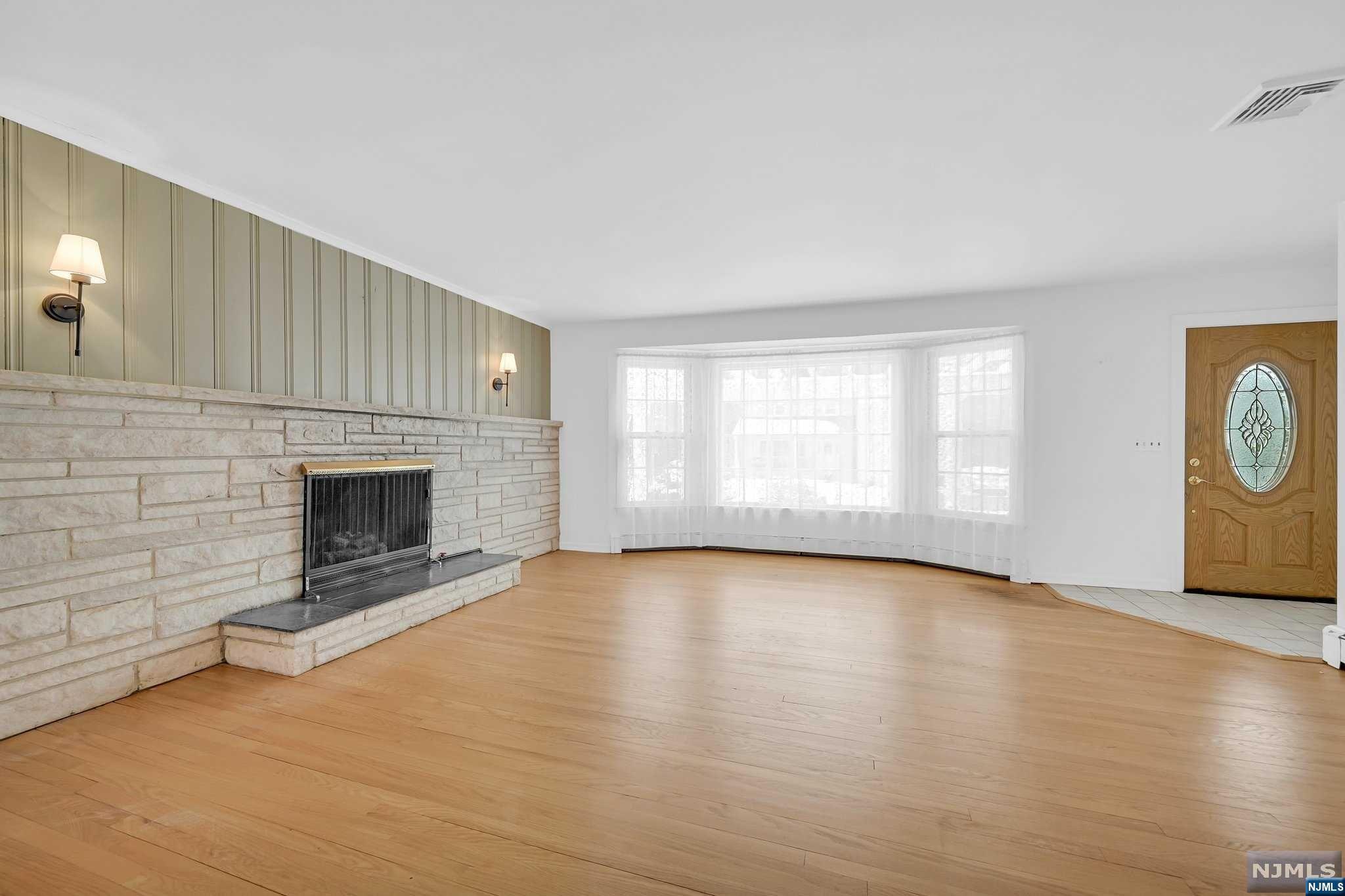 31 Pavonia Avenue