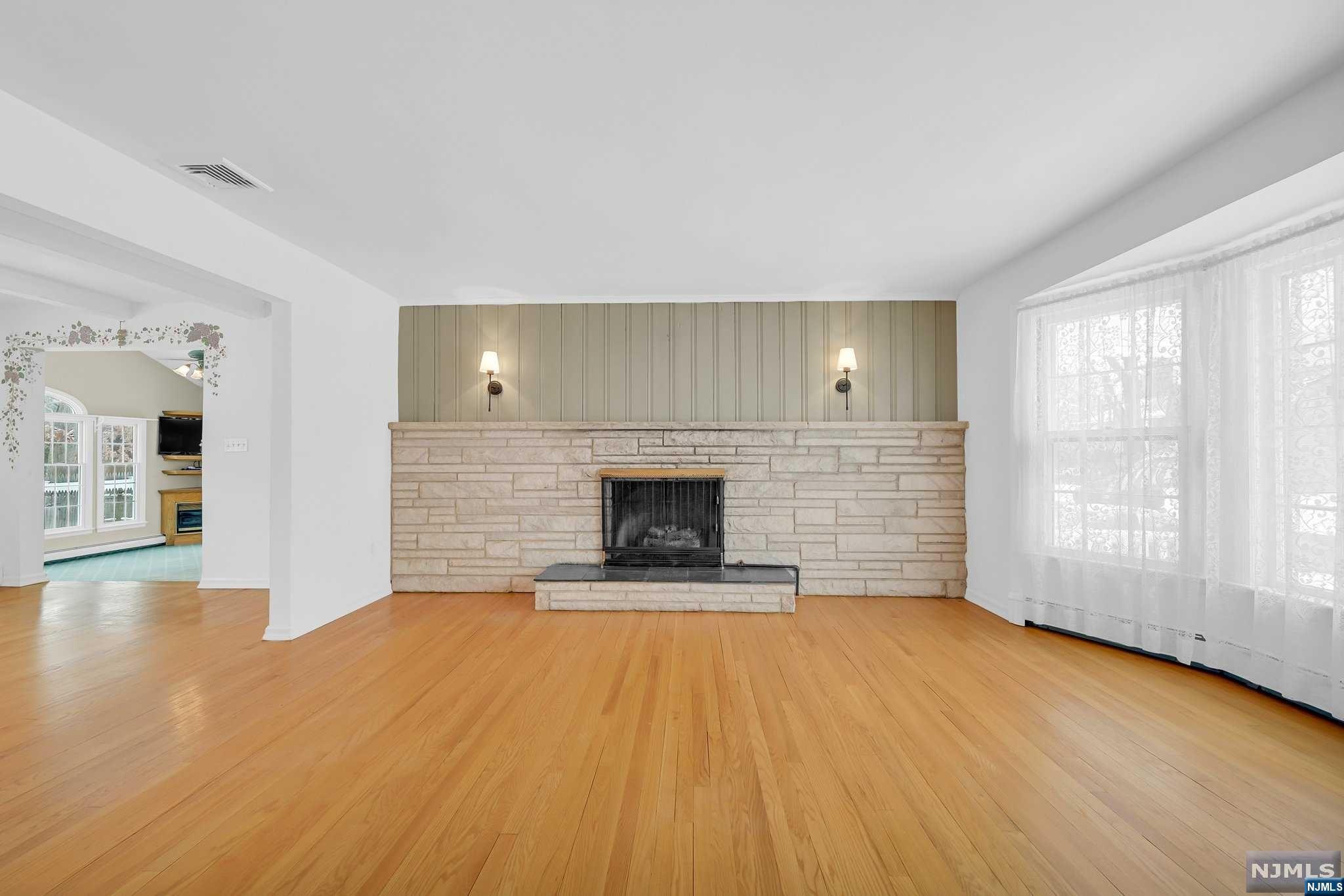 31 Pavonia Avenue