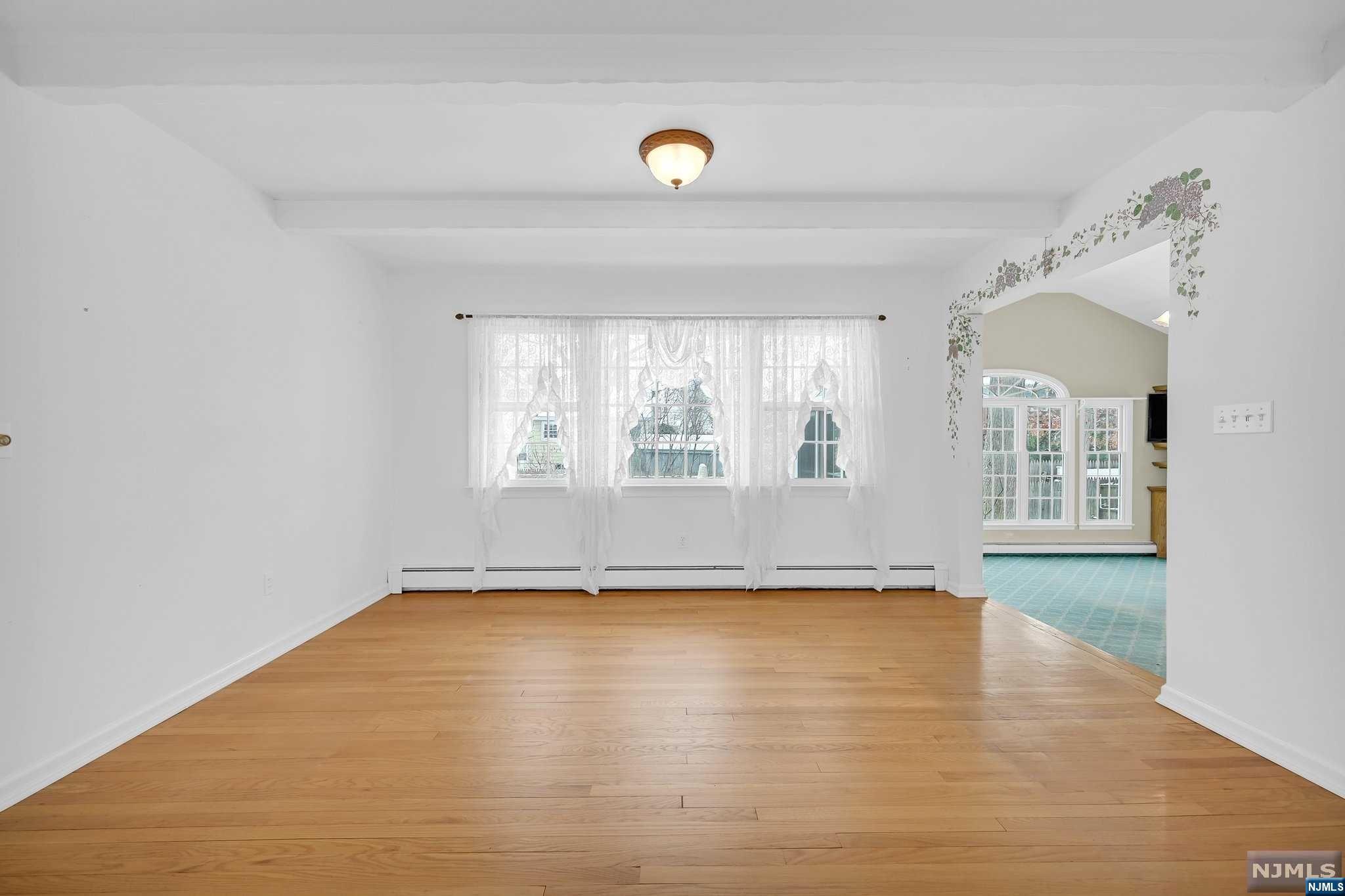 31 Pavonia Avenue