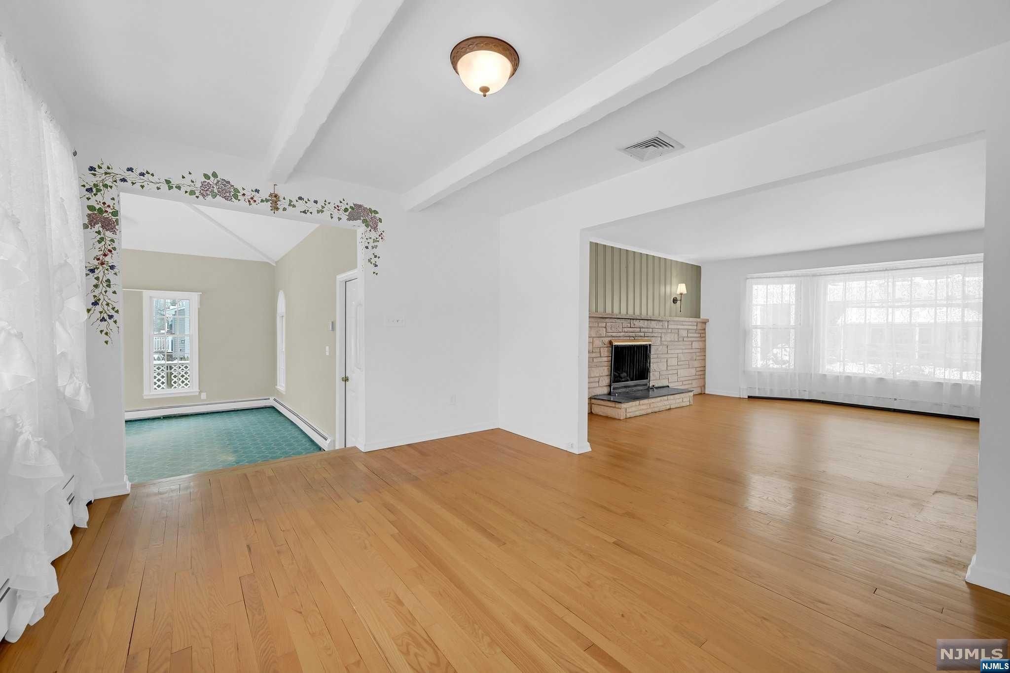 31 Pavonia Avenue