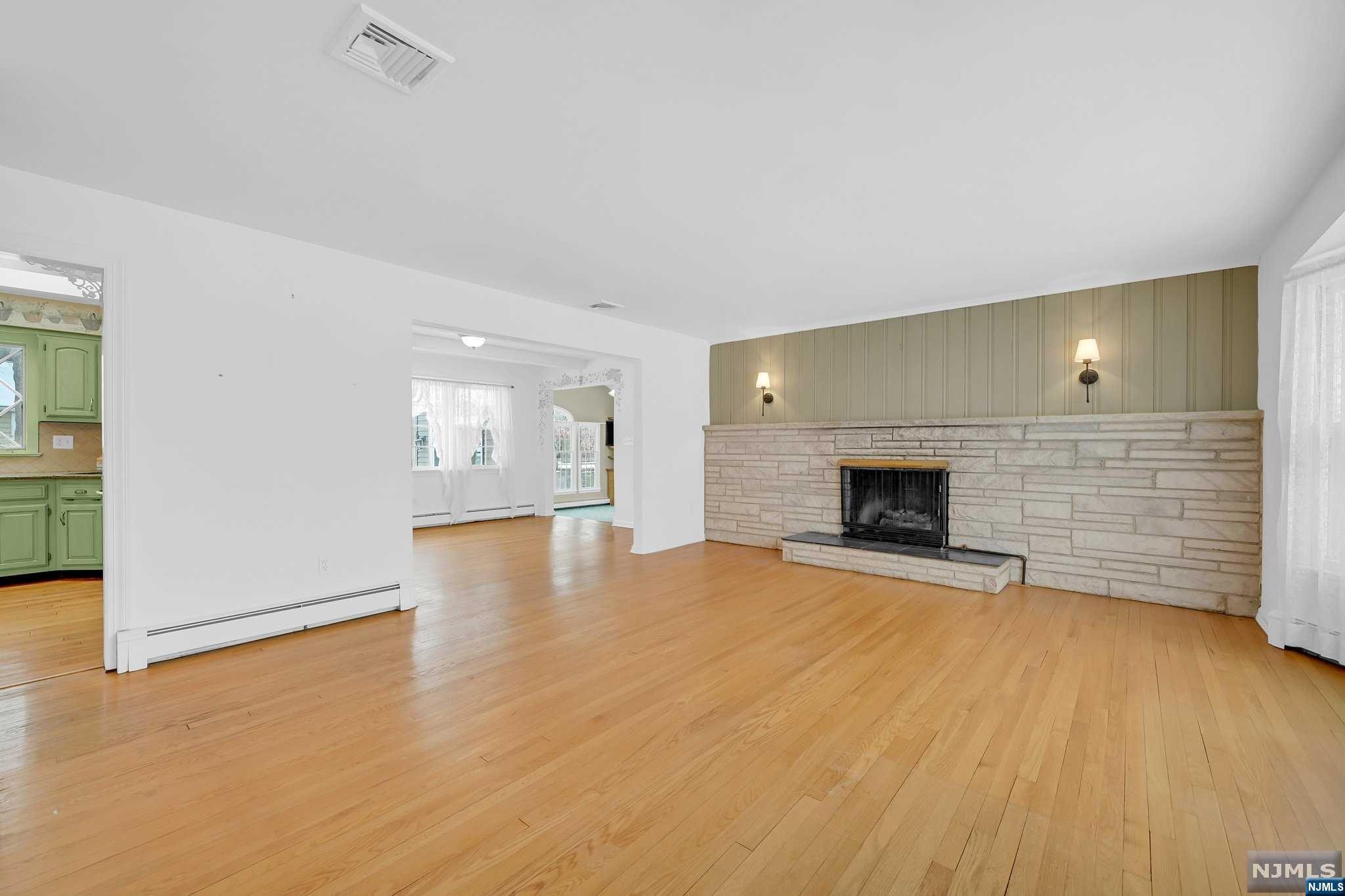 31 Pavonia Avenue