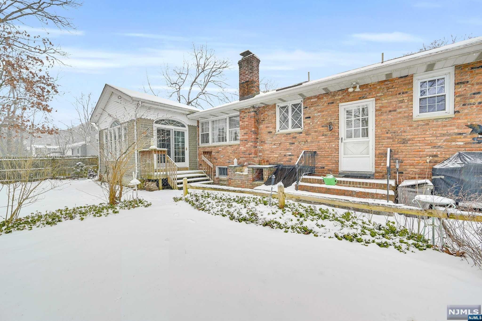31 Pavonia Avenue