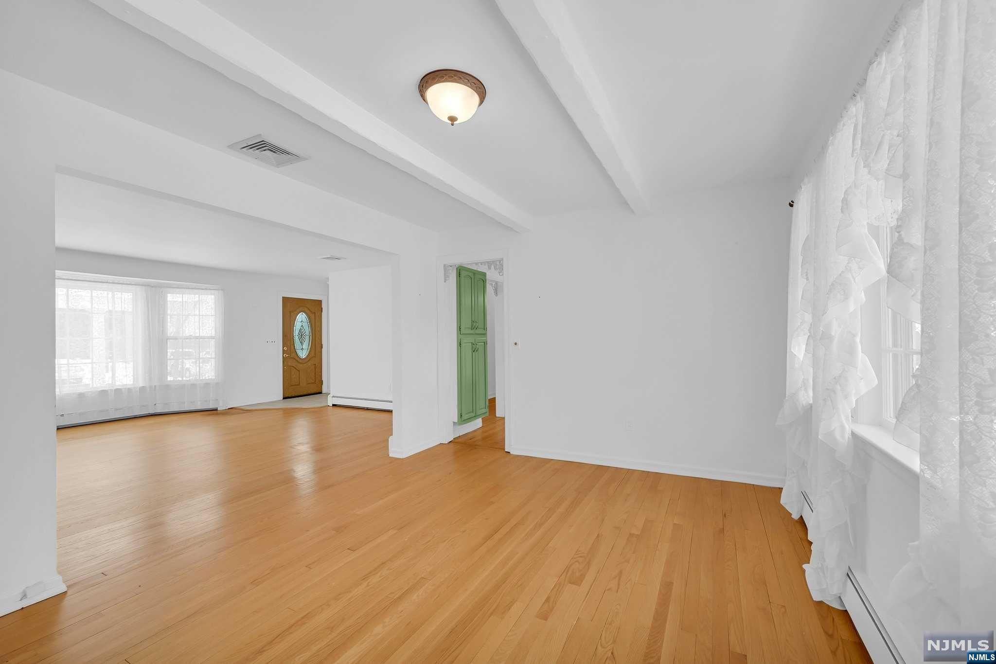 31 Pavonia Avenue