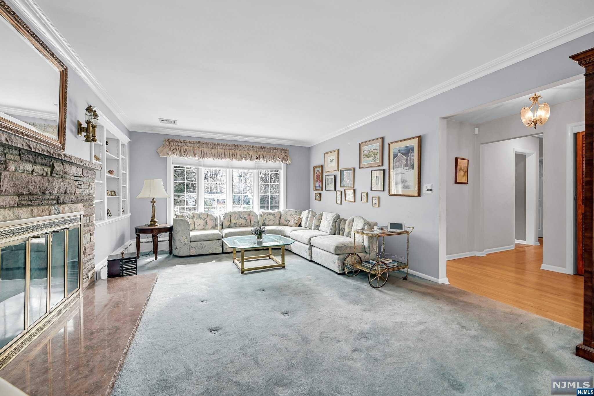 85 Akers Avenue