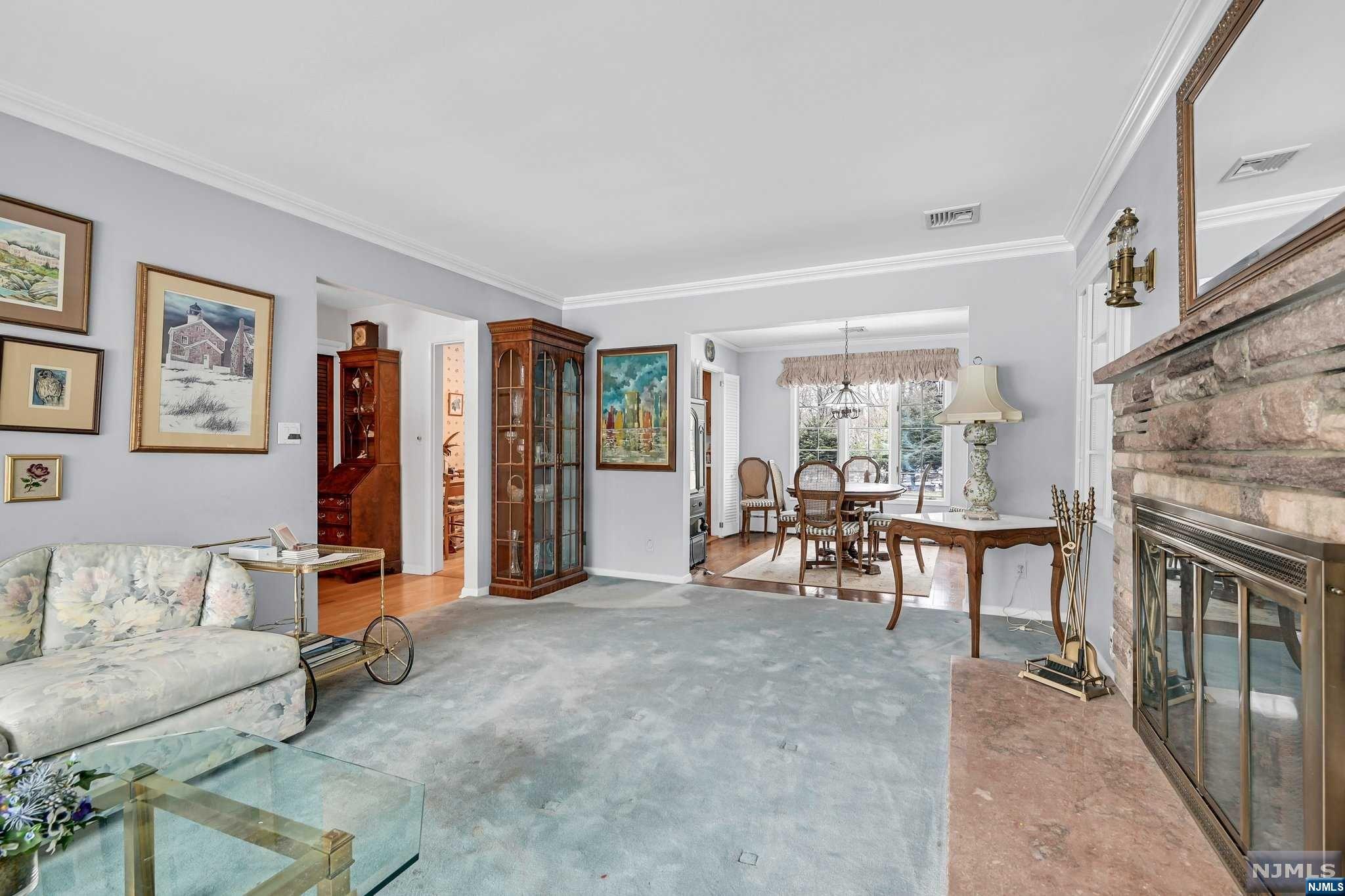 85 Akers Avenue