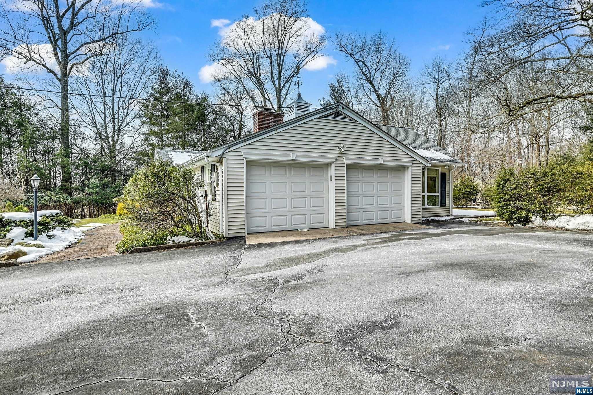 85 Akers Avenue