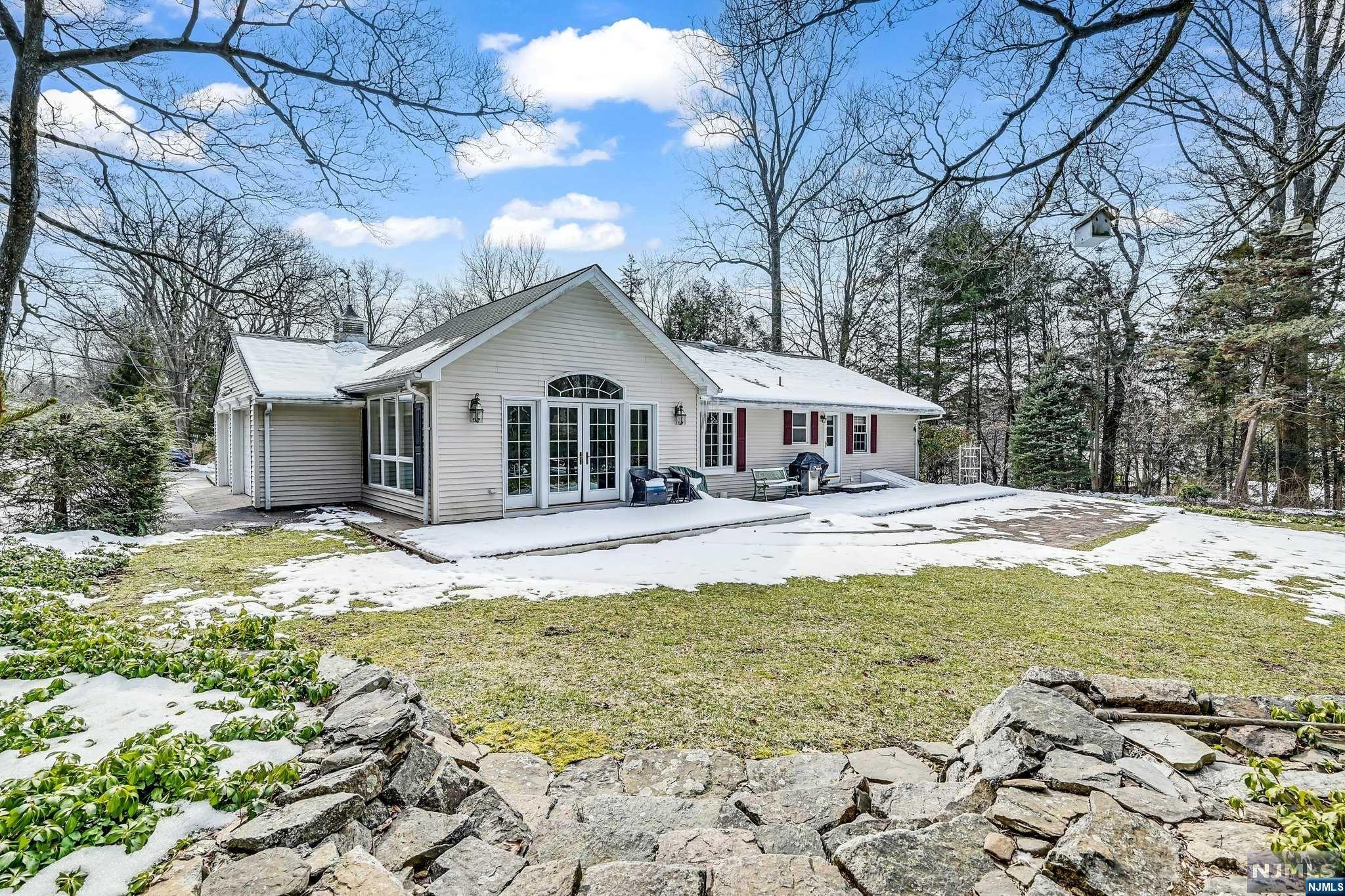 85 Akers Avenue