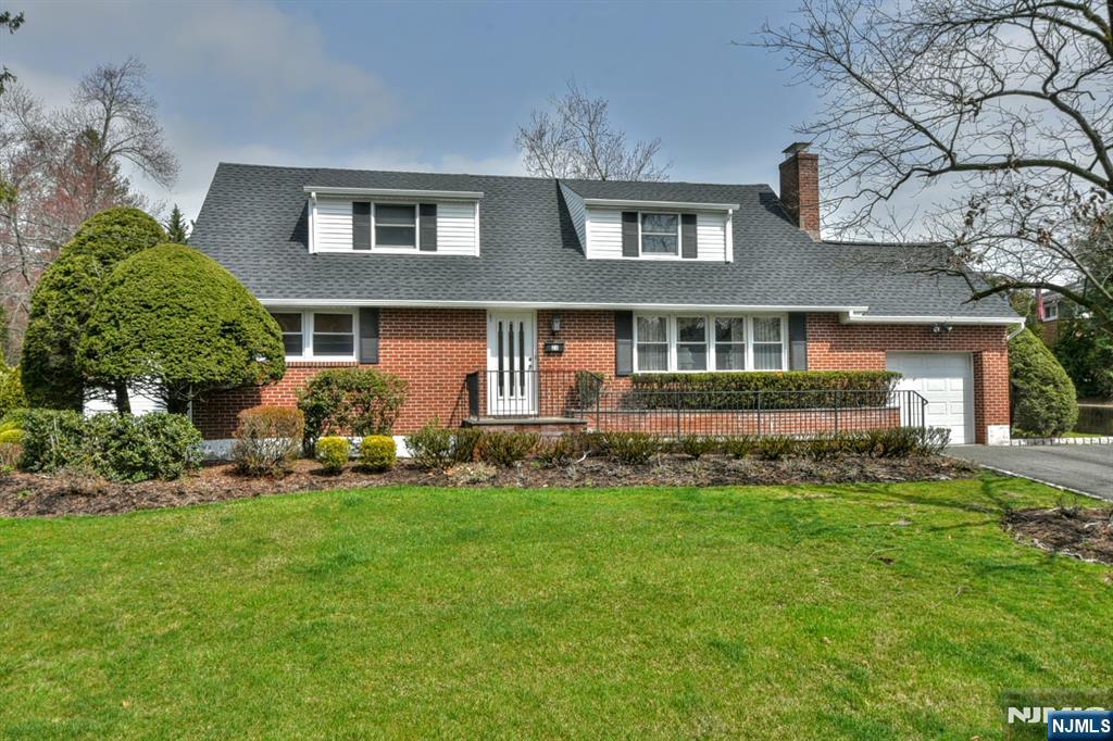 28 Pine Drive