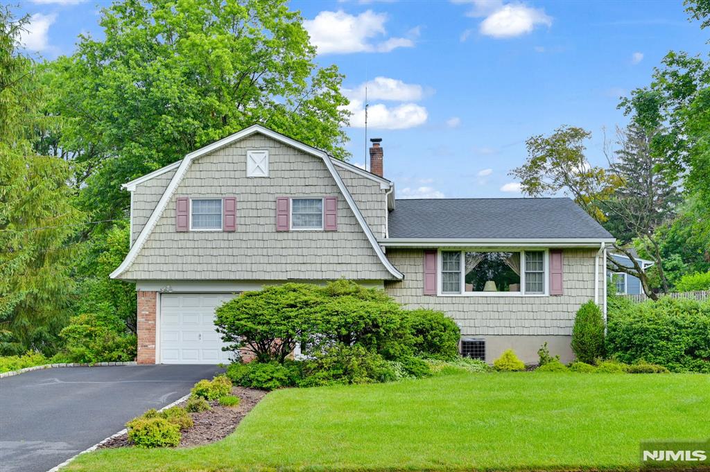 2 Clover Court