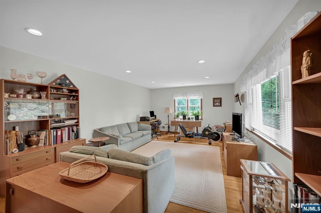 31 Hillside Terrace