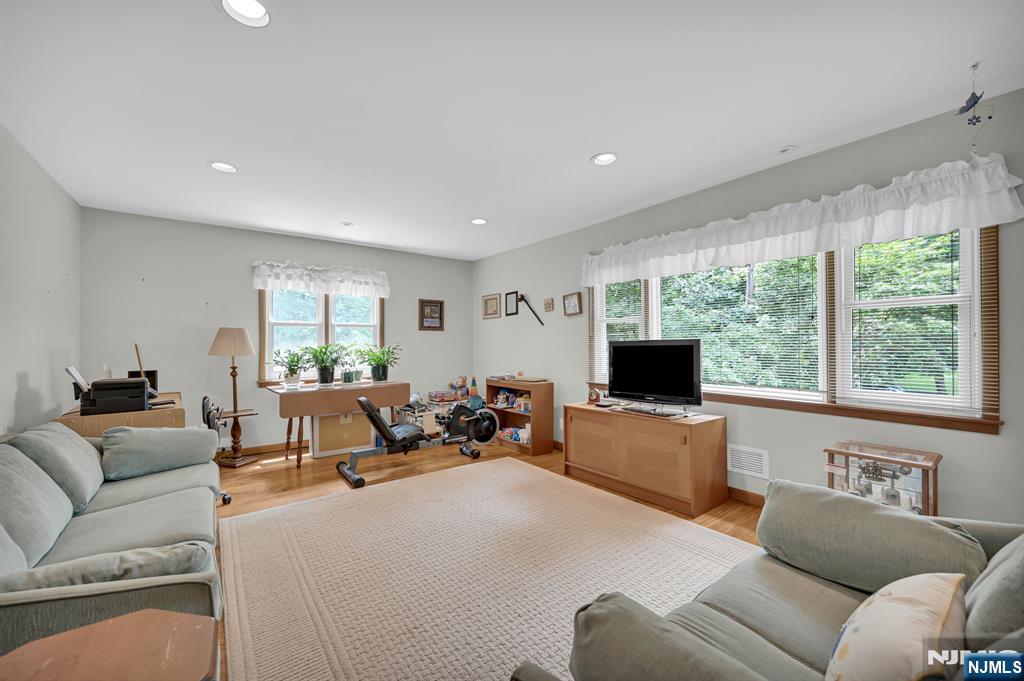 31 Hillside Terrace