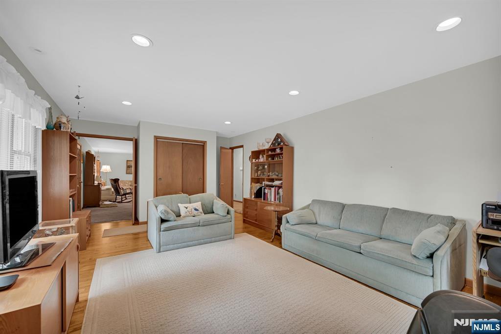 31 Hillside Terrace