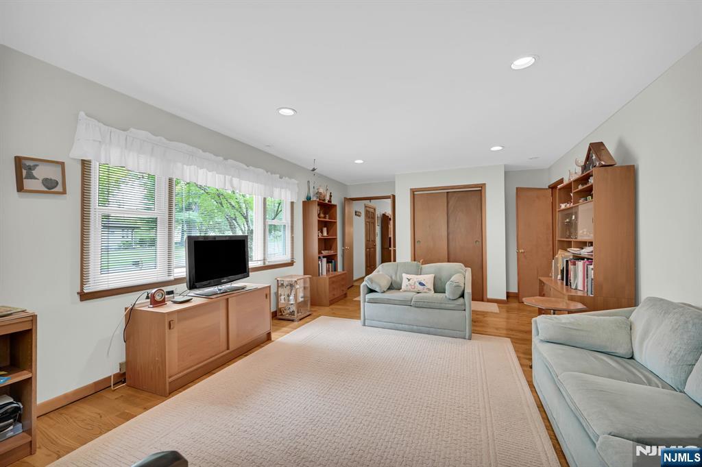 31 Hillside Terrace
