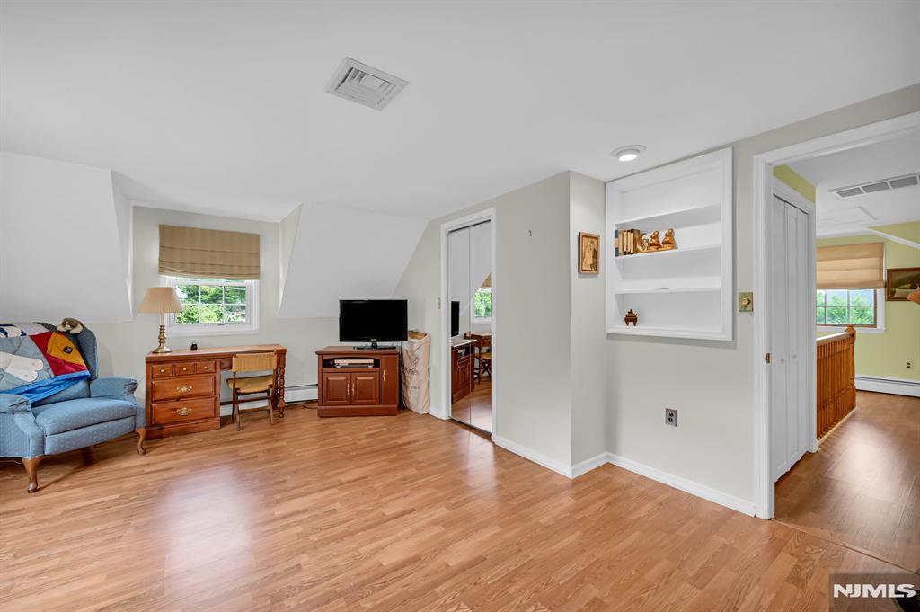 15 W Park Avenue