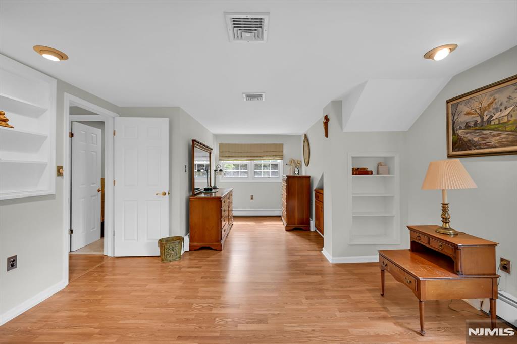15 W Park Avenue